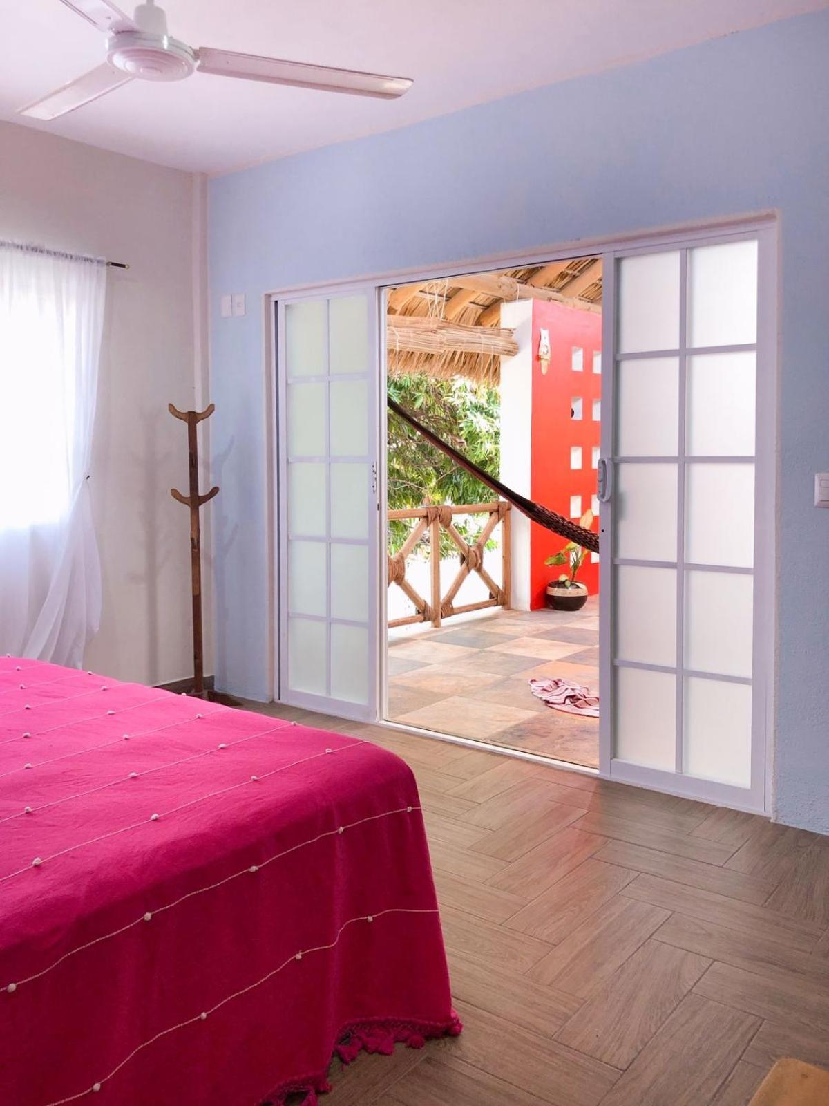 One-Bedroom House photo 1