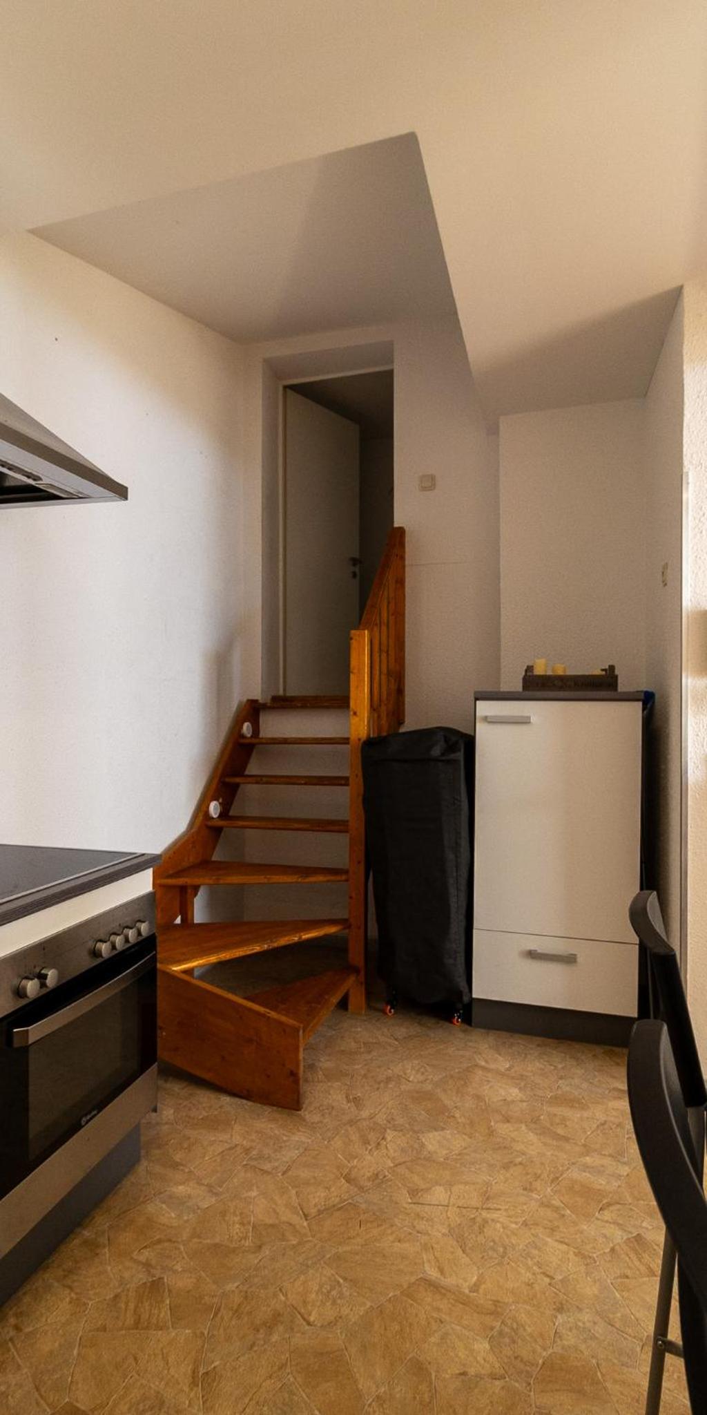 Apartment with Shower - Photo 8