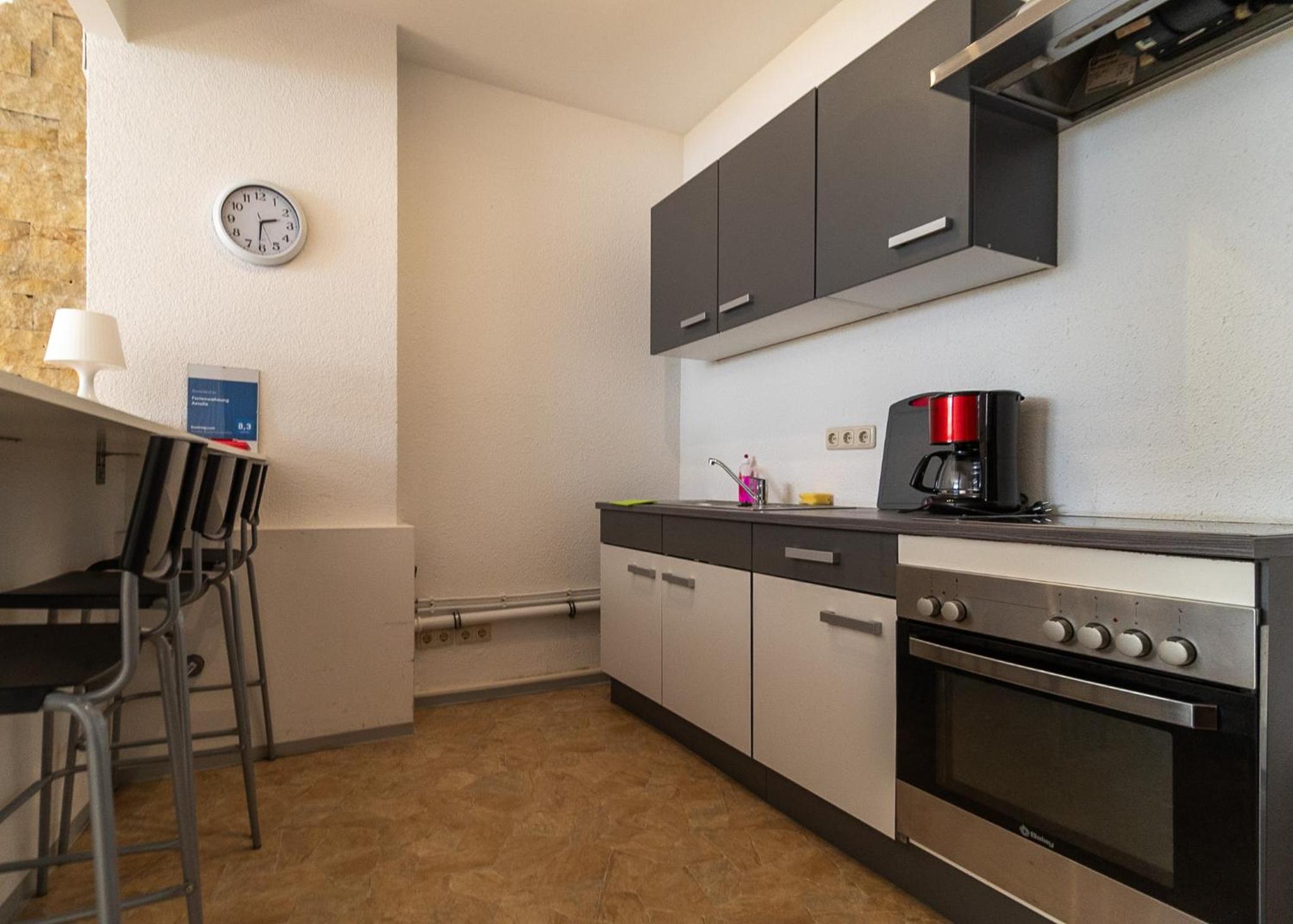 Apartment with Shower - Photo 10