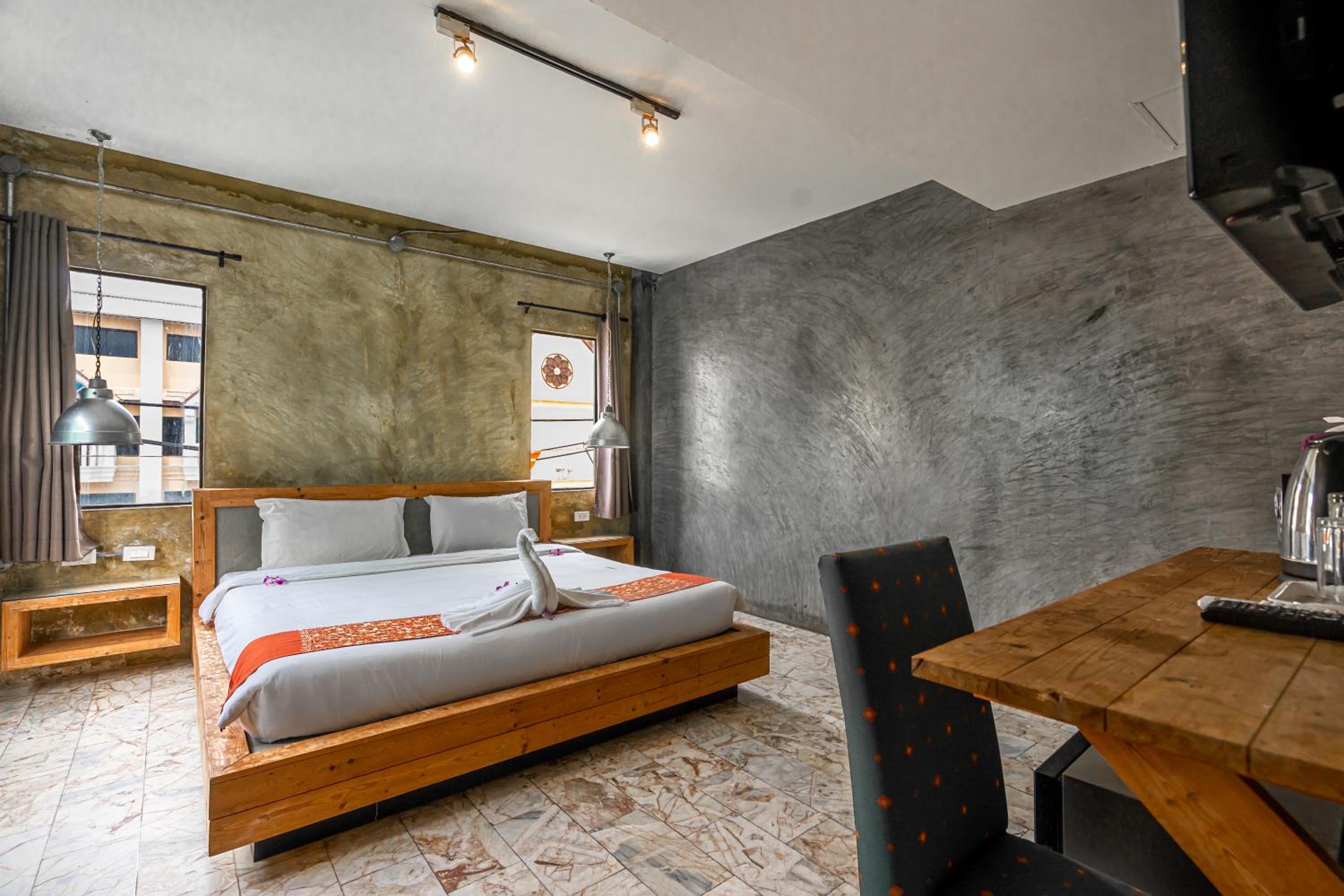 Standard Double Room - Photo 9