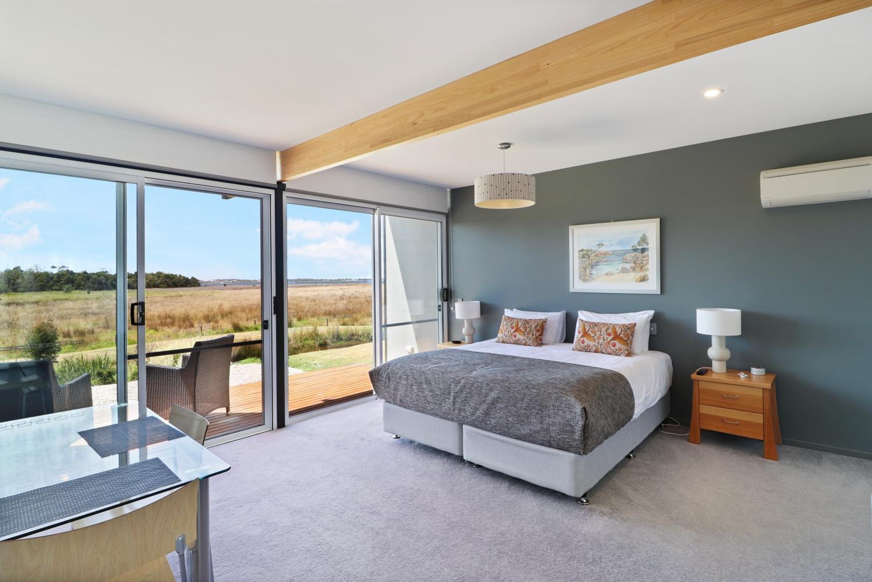 Deluxe King Suite