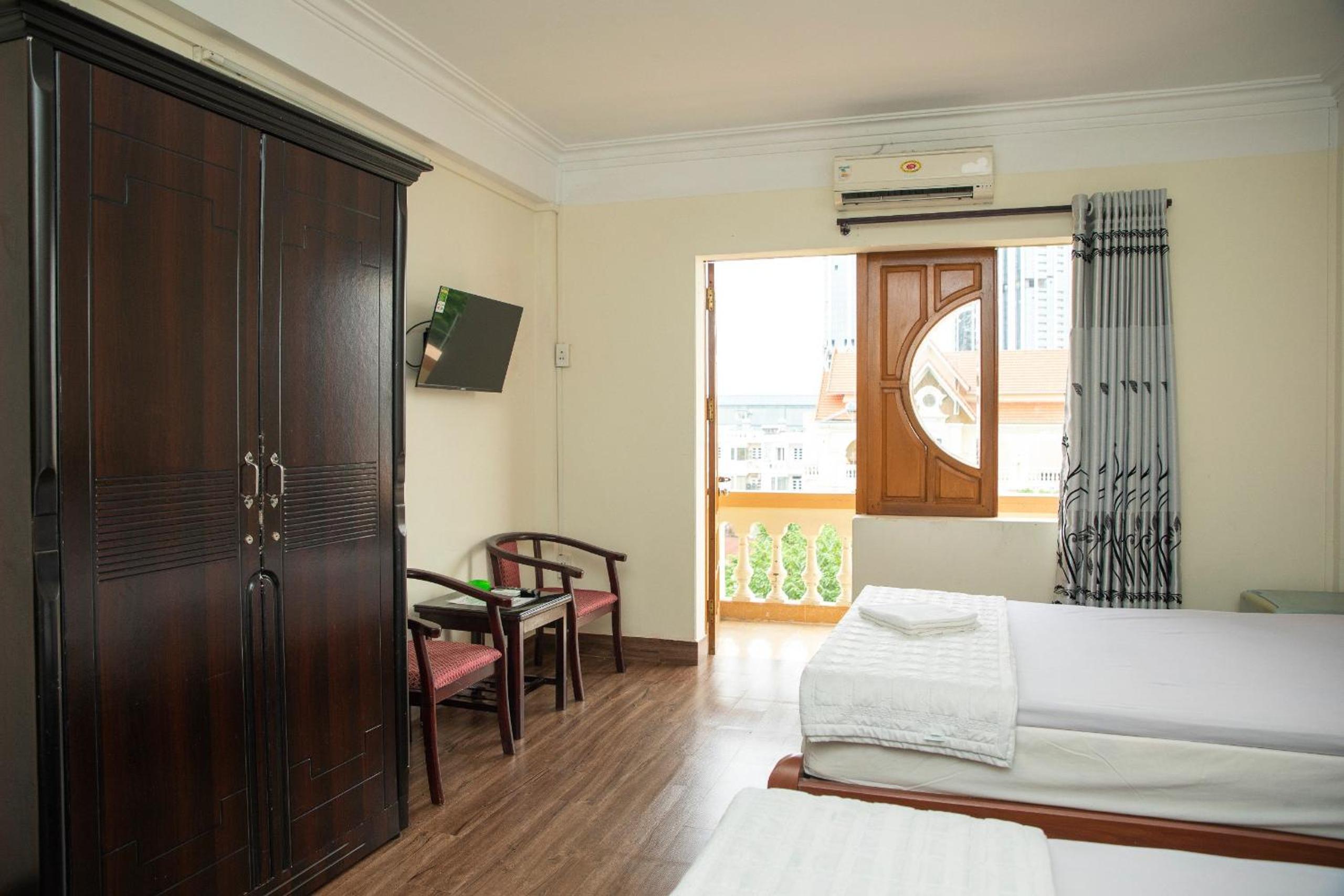 Twin Room with Balcony photo 3