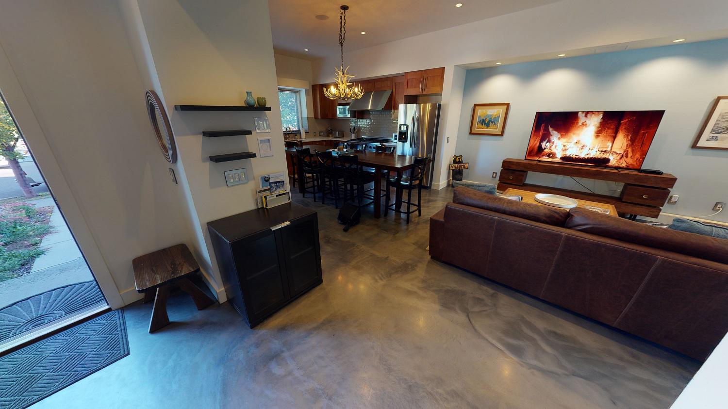 Three-Bedroom Apartment photo 1