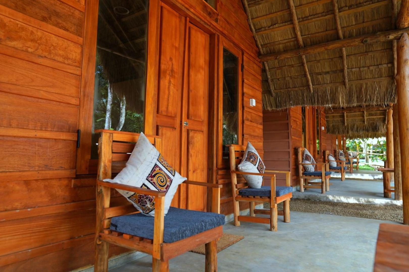 Deluxe Double Wooden Chalet photo 2