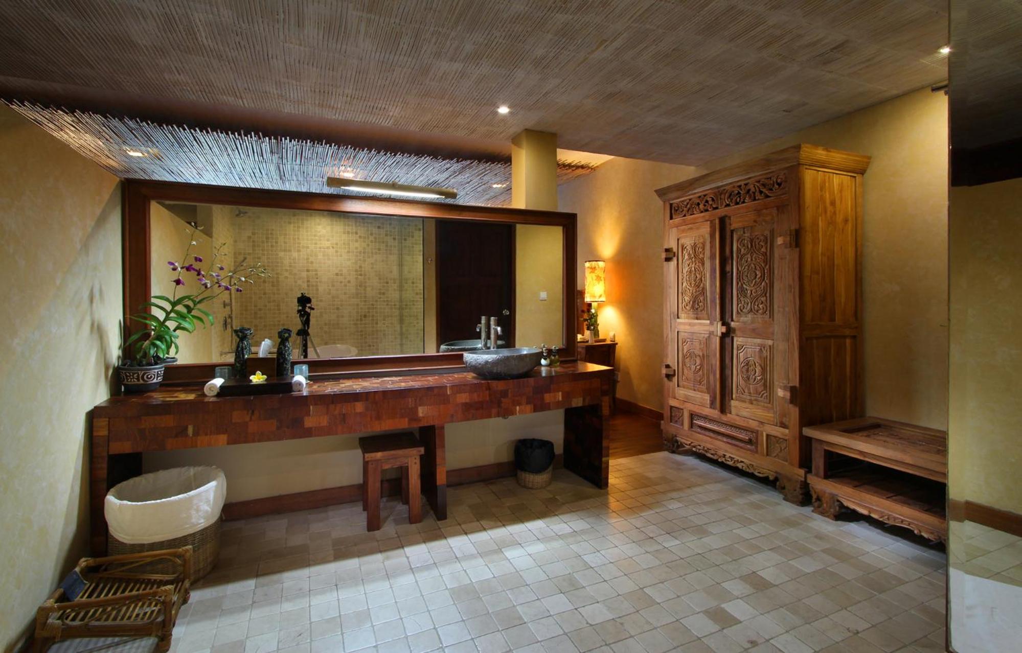 Pool View Suite with Rafting