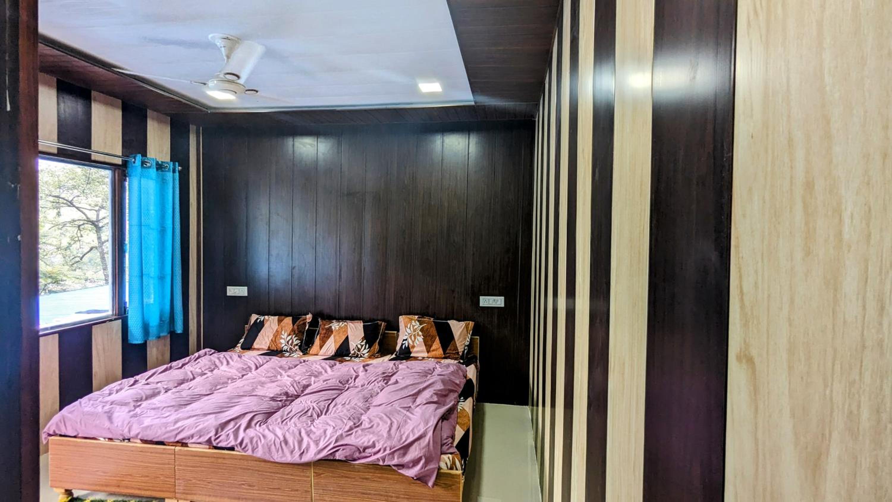 Deluxe Double Room with Balcony photo 1