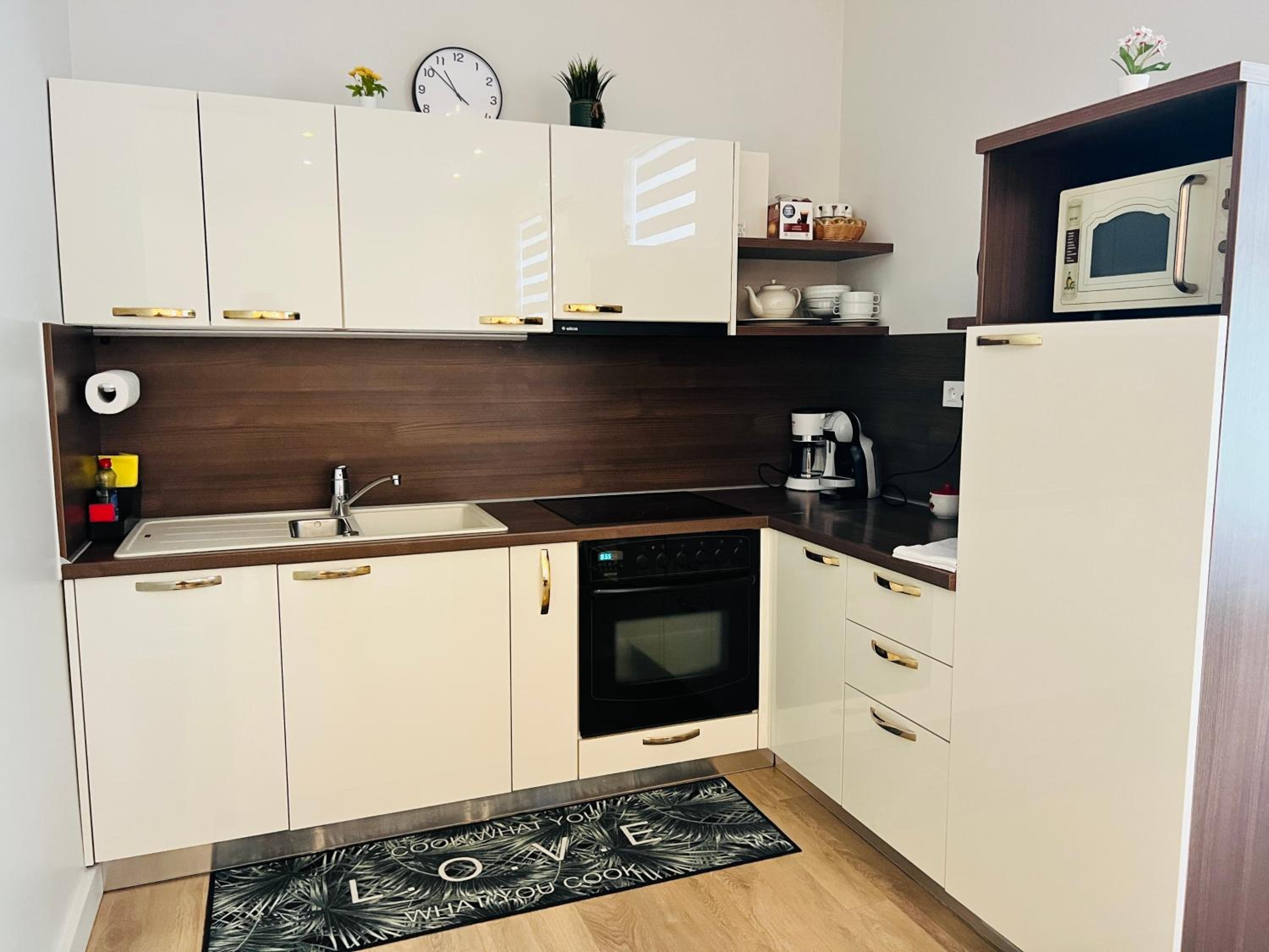 Apartment Comfort with One Bedroom photo 2