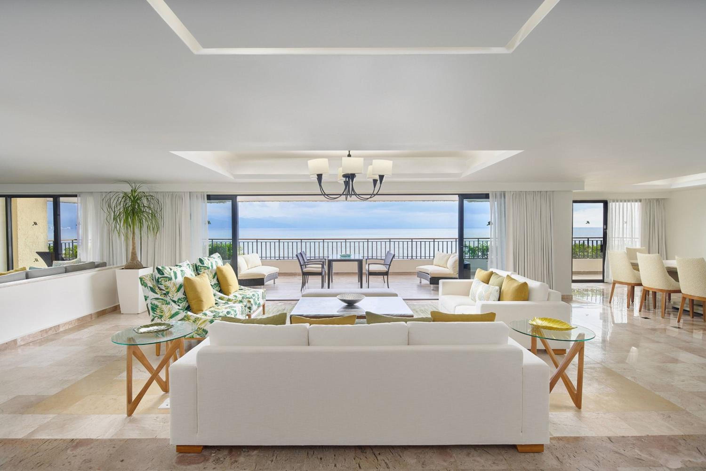 1 Bedroom Presidential Suite, 1 King, Oceanfront, Terrace