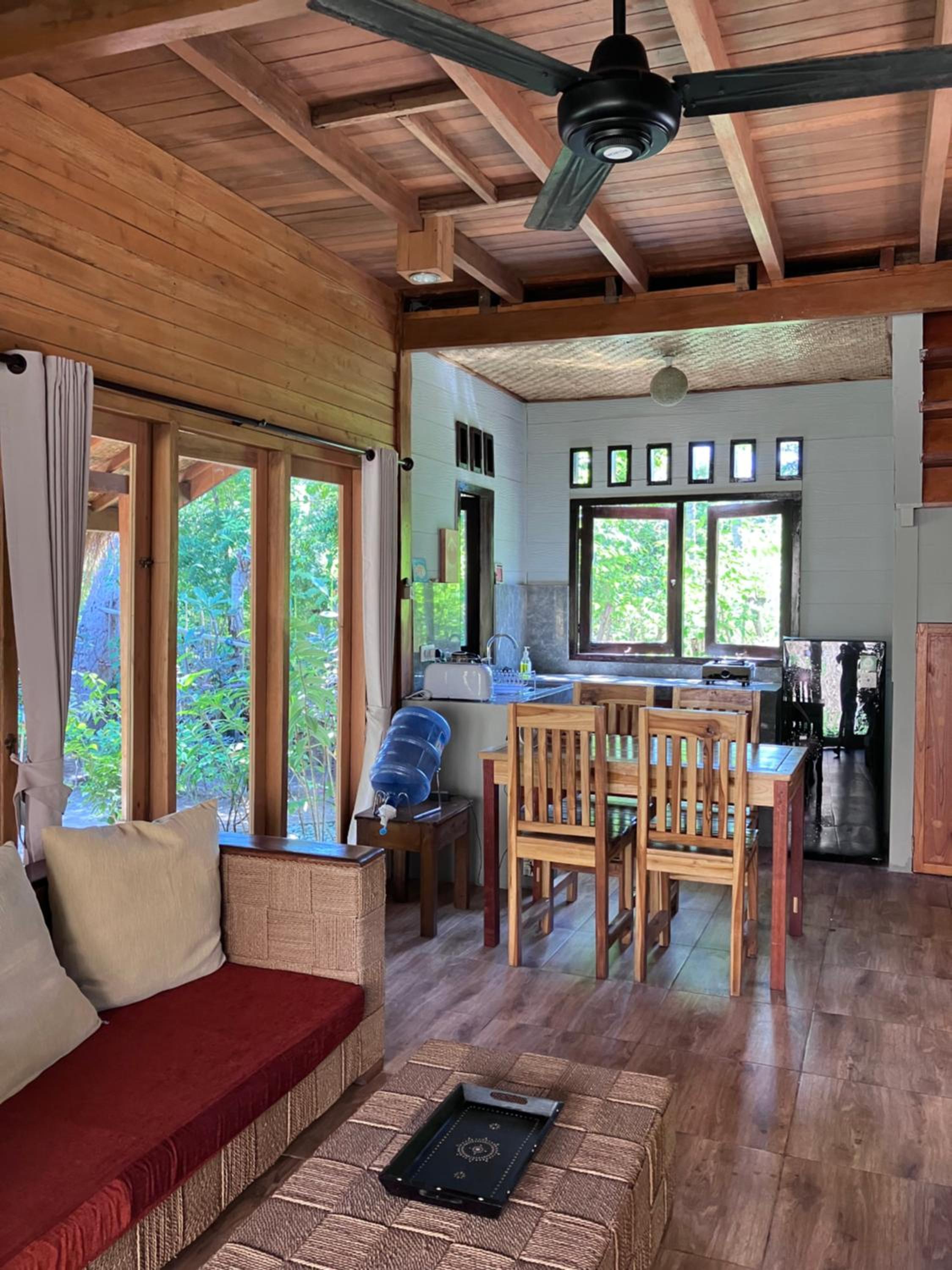 King Suite with Balcony - Photo 29