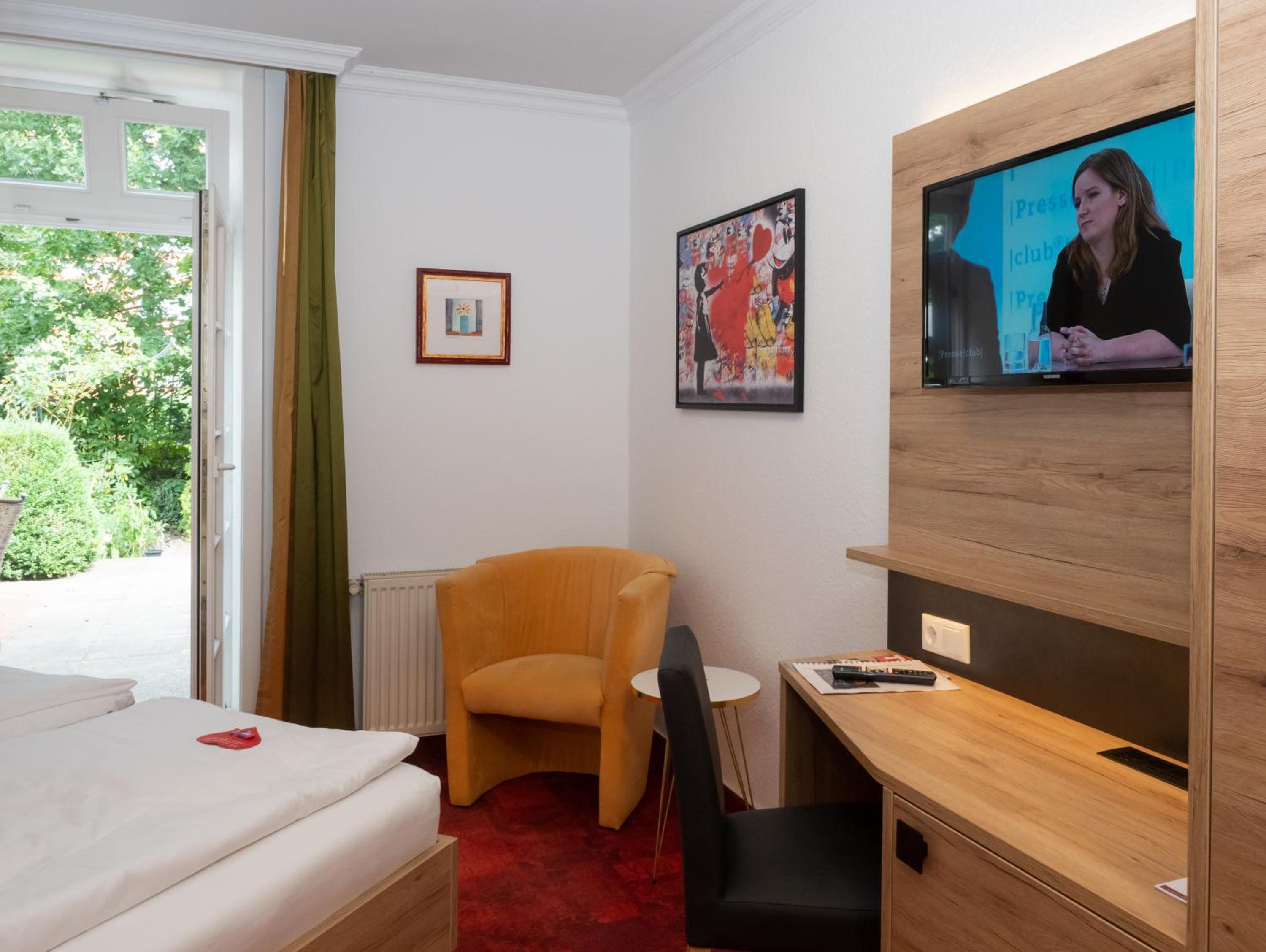 Double Room - Photo 13