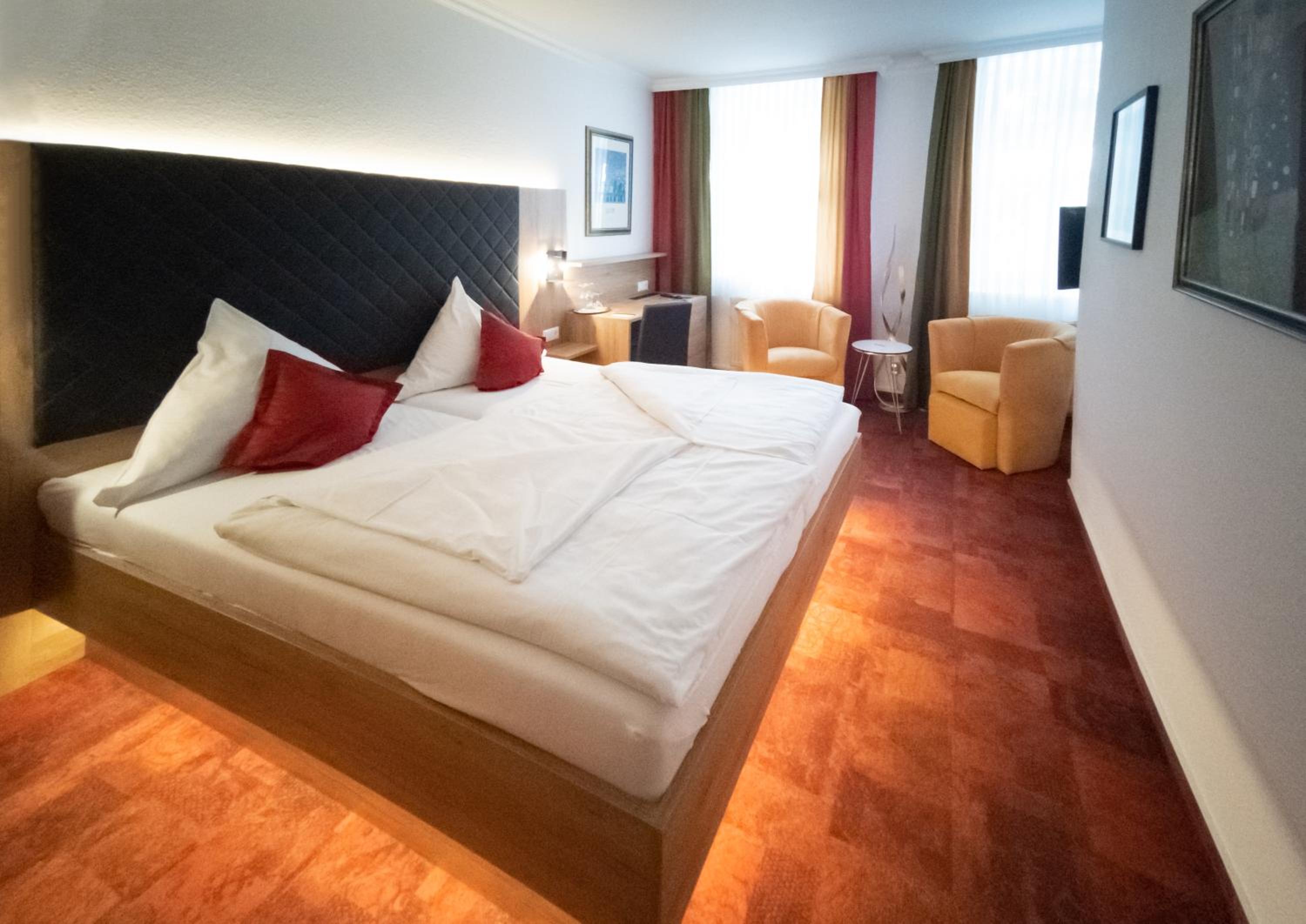 Double Room - Photo 14