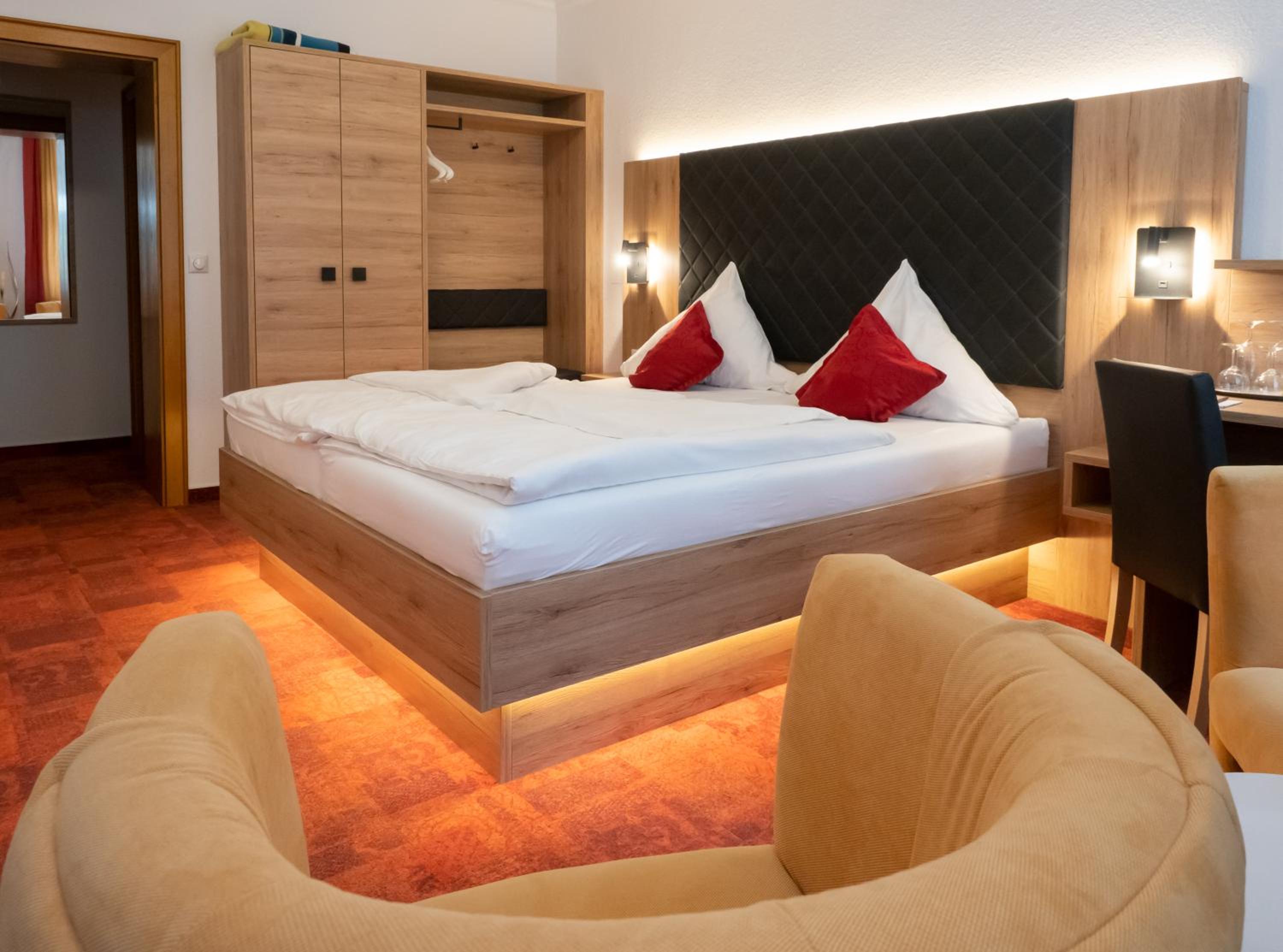Double Room - Photo 15