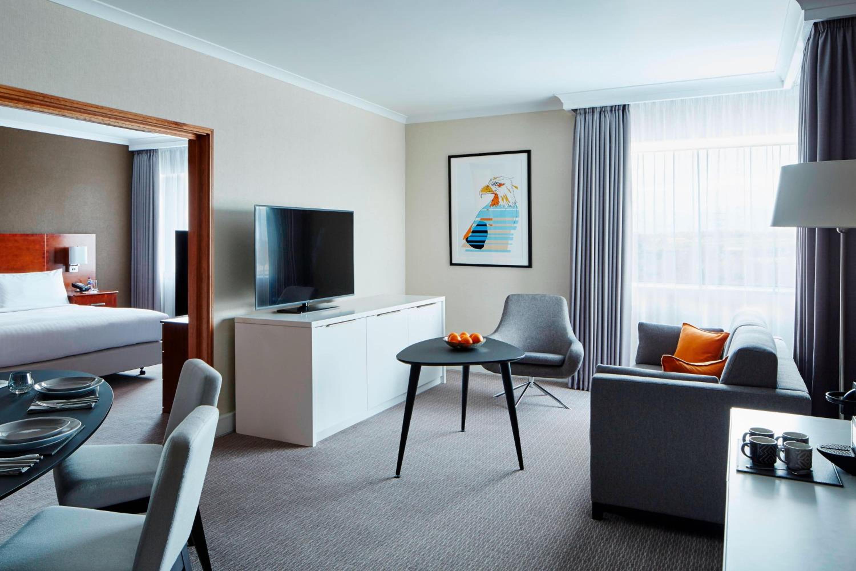 One-Bedroom Junior King Suite with Executive Lounge Access photo 1