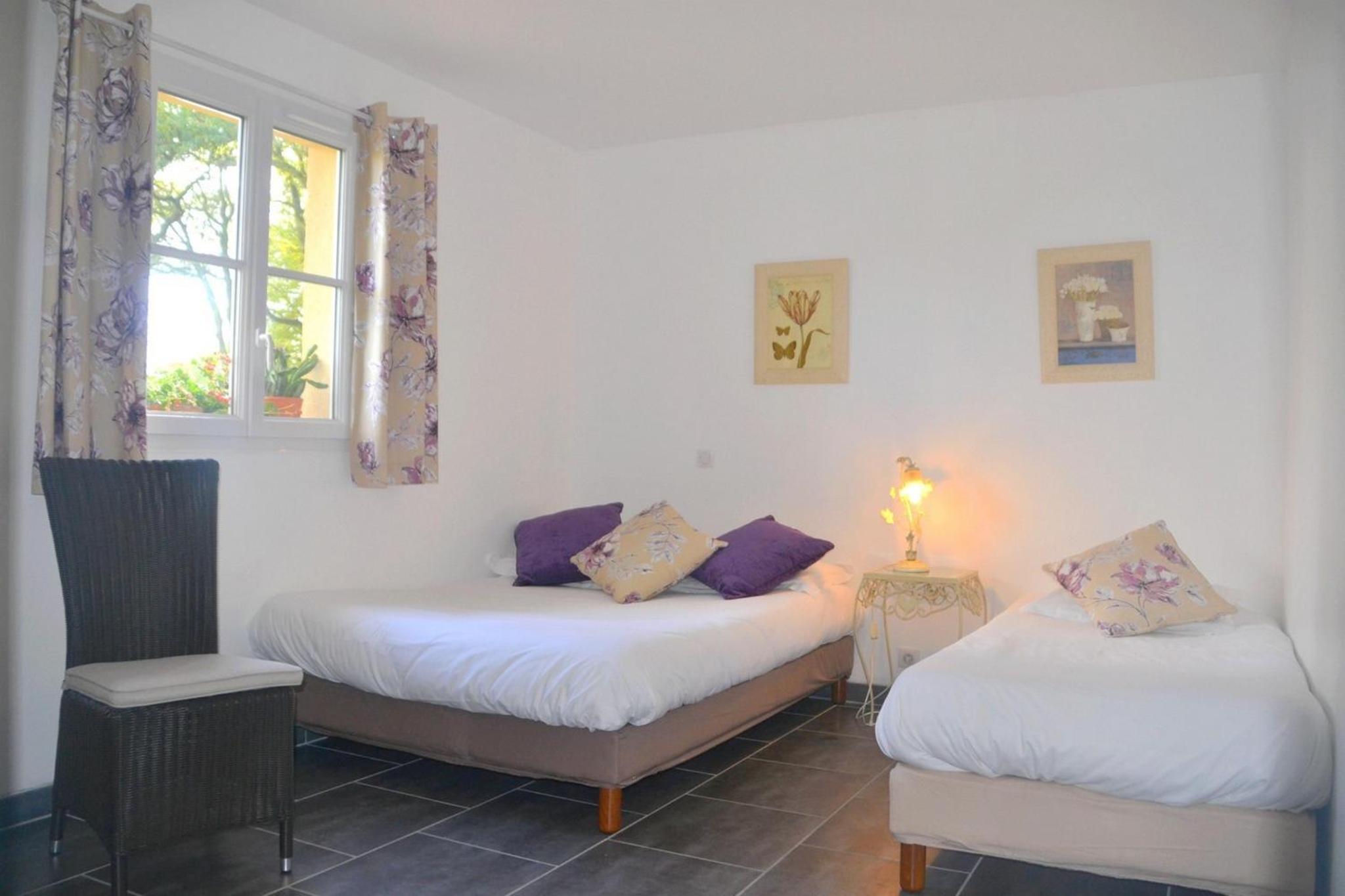 Deluxe Bungalow with Garden View