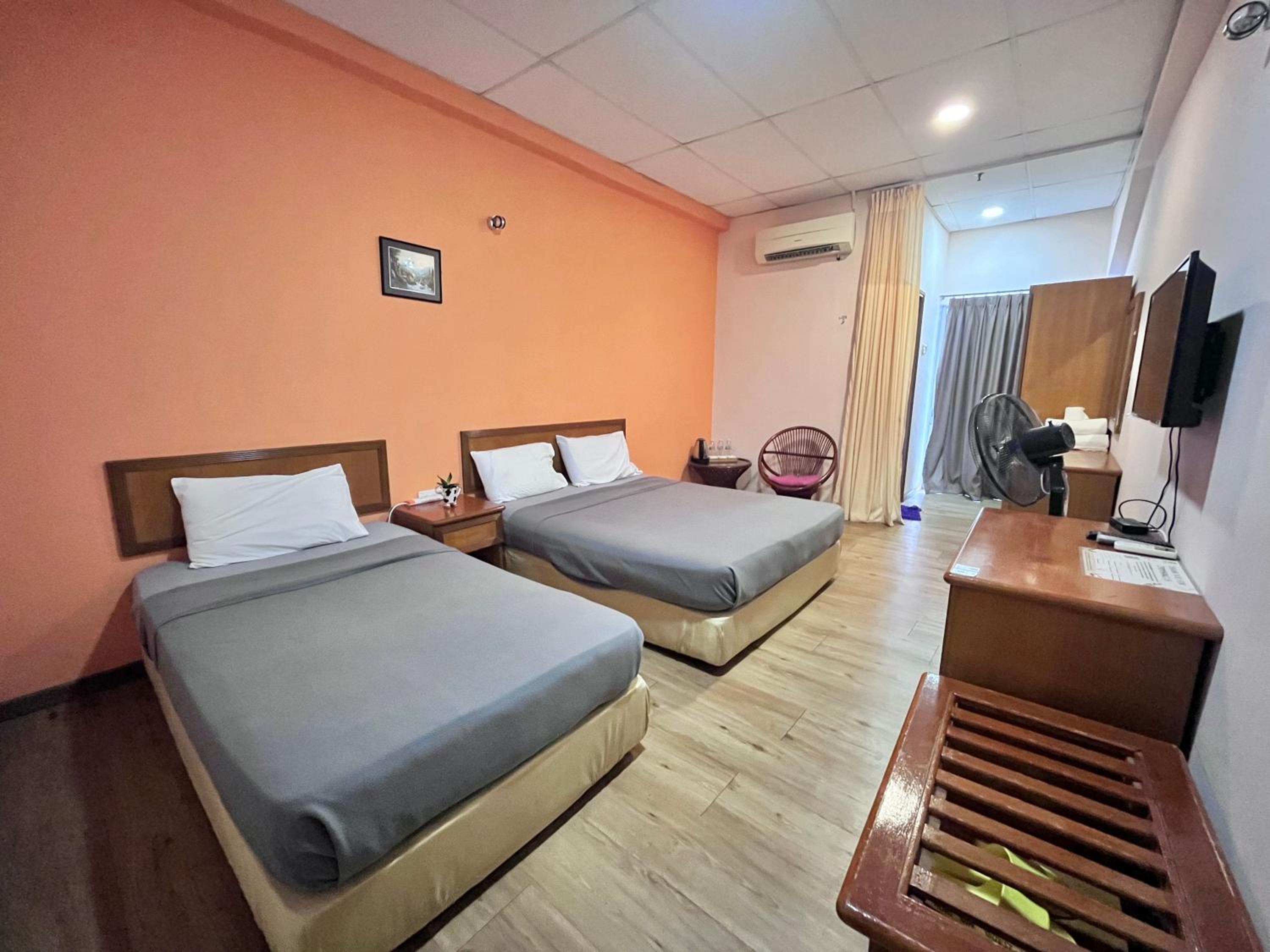 Deluxe Triple Room - Photo 8