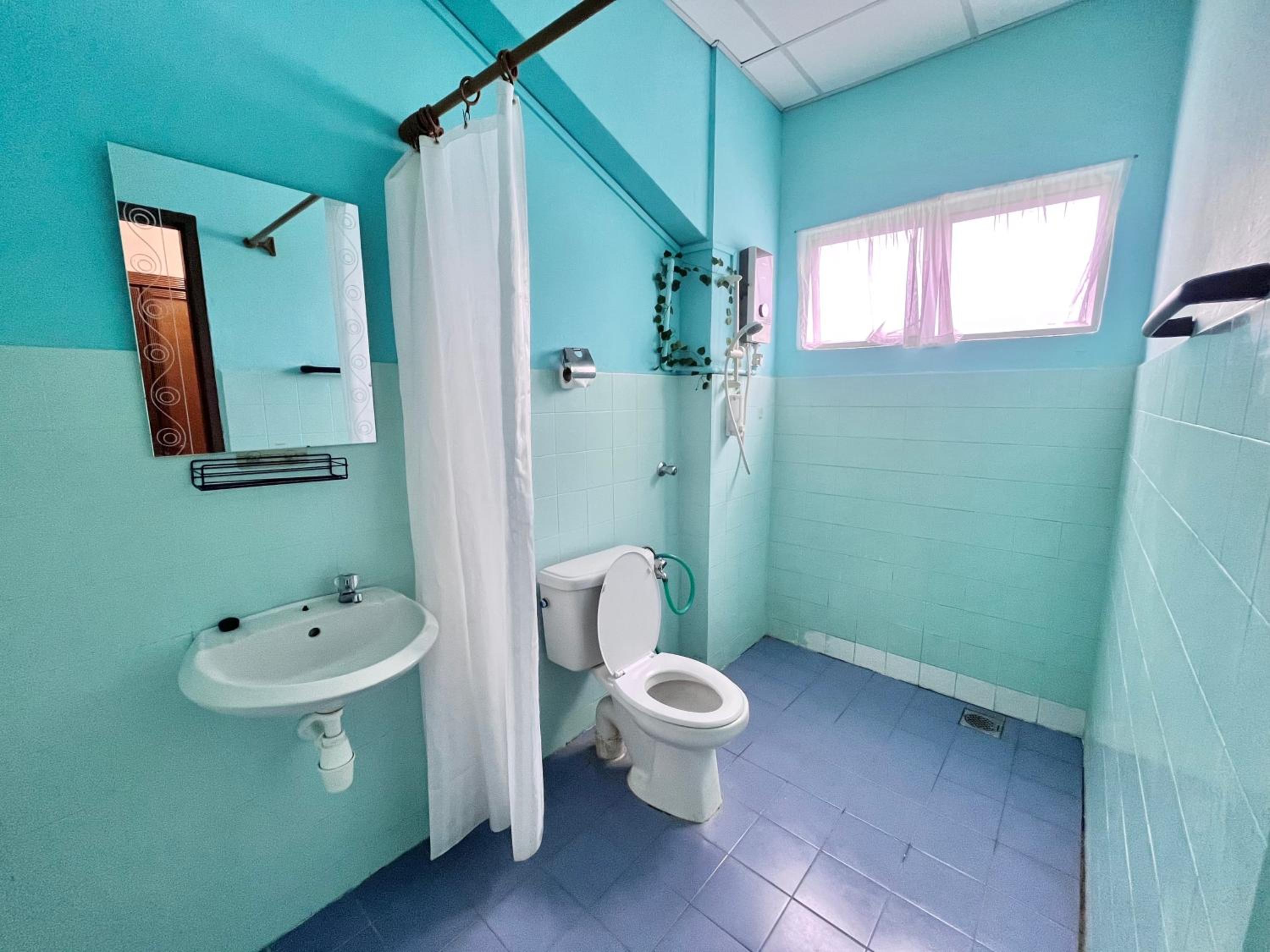 Double Room with Balcony - Photo 7