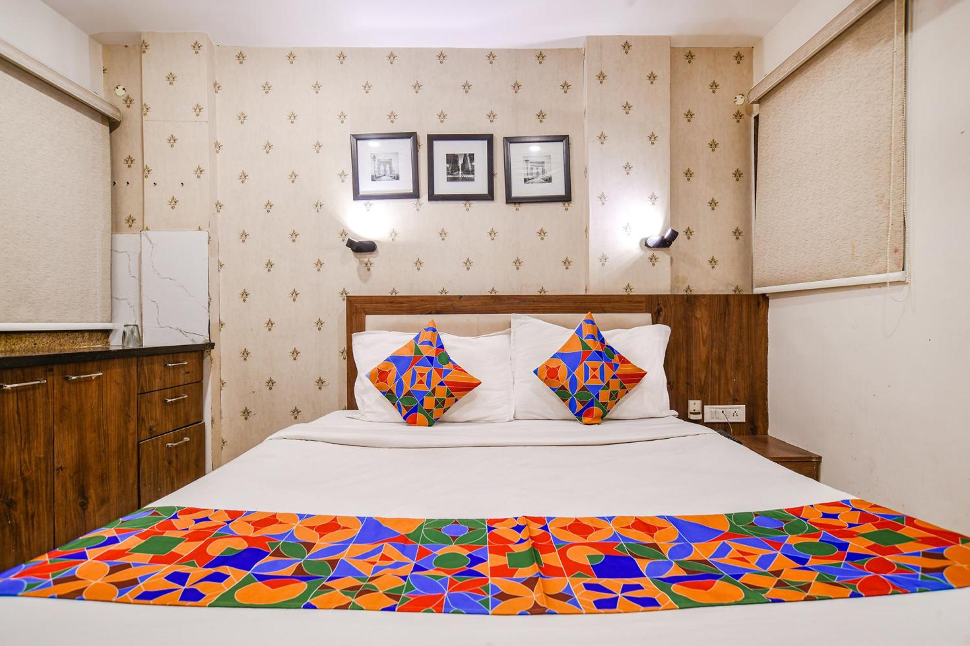 Deluxe Room - Photo 3
