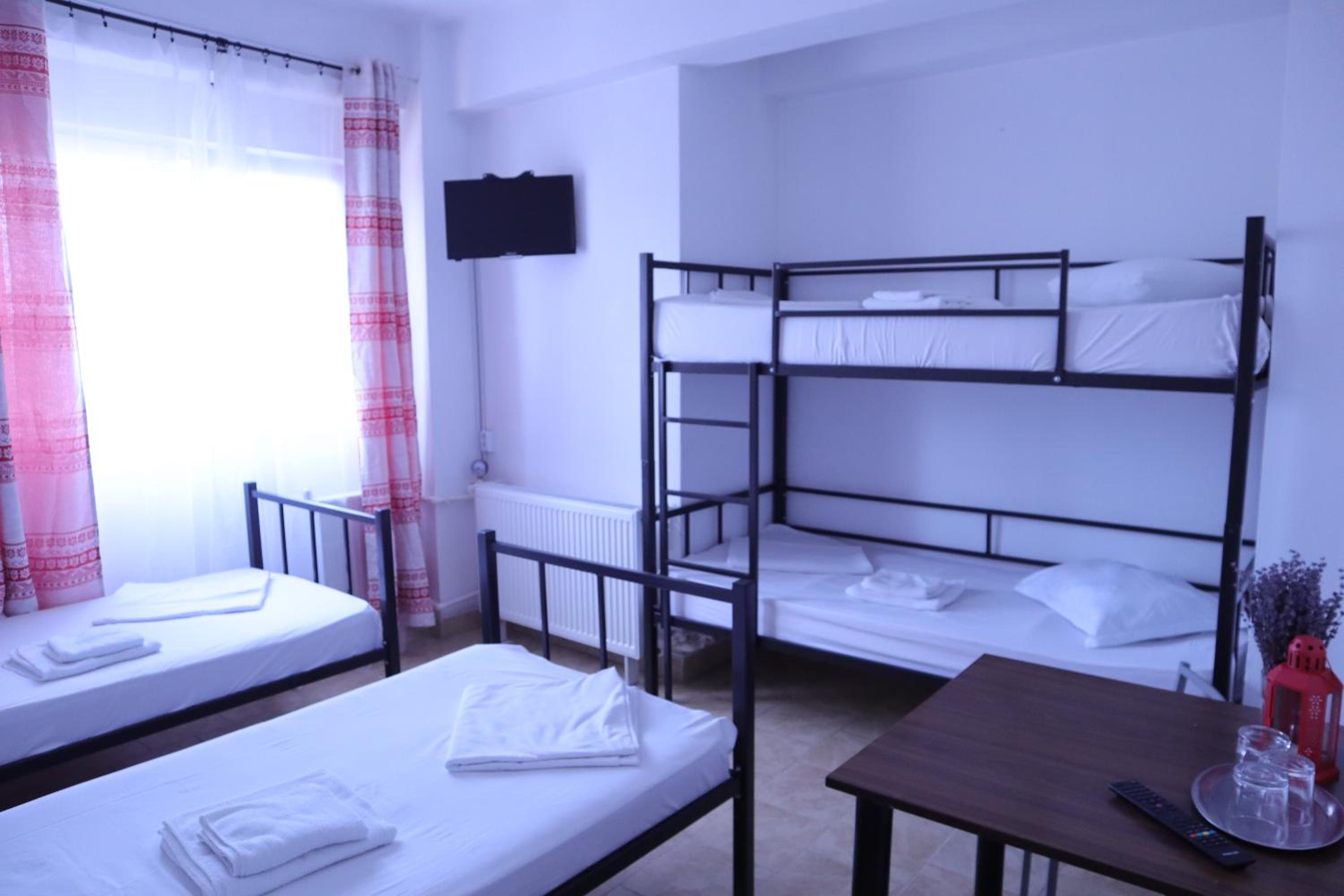 Standard Twin Room - Photo 3