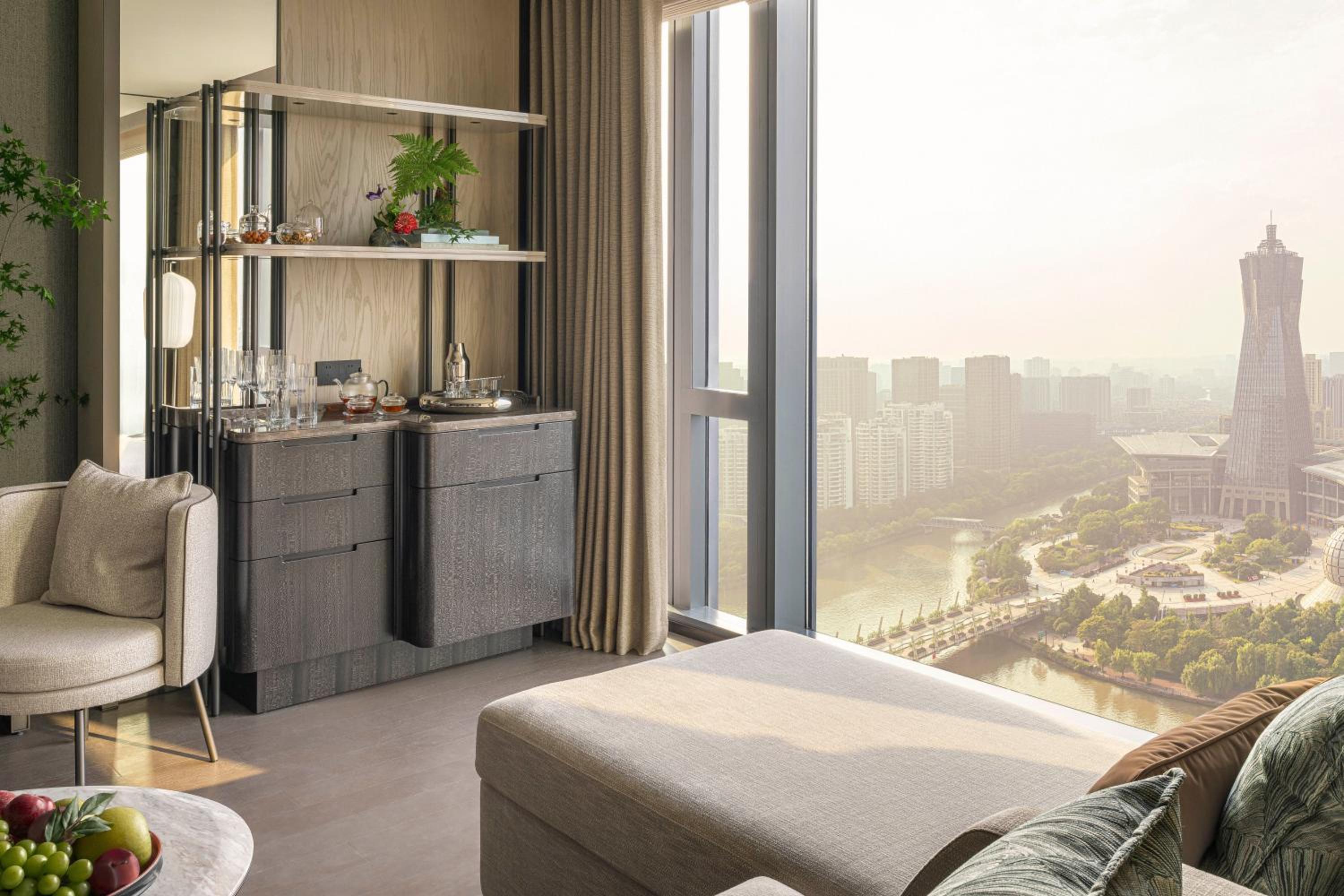 Premier King Room with Grand Canal View photo 3