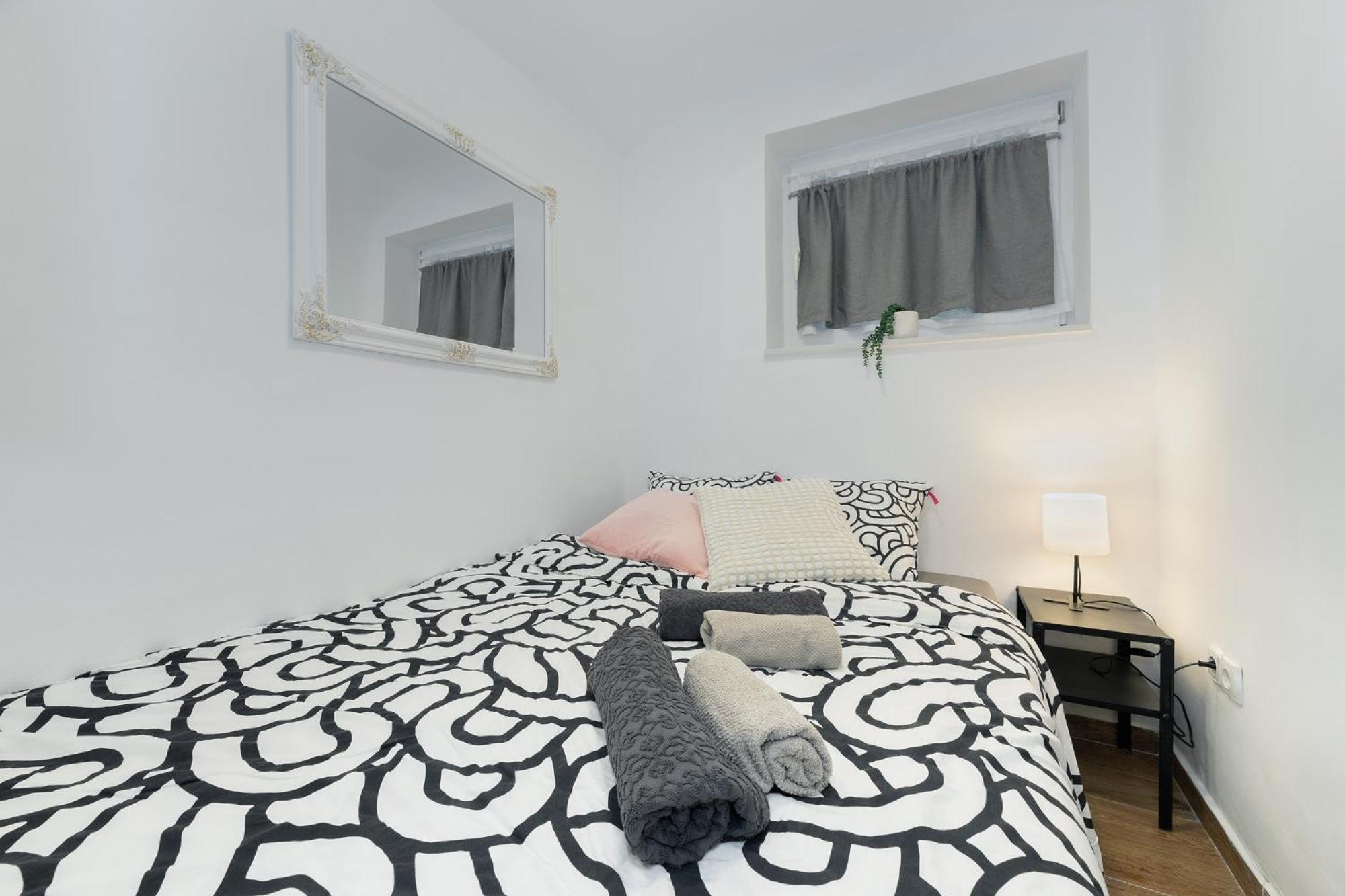 Apartment with Garden View