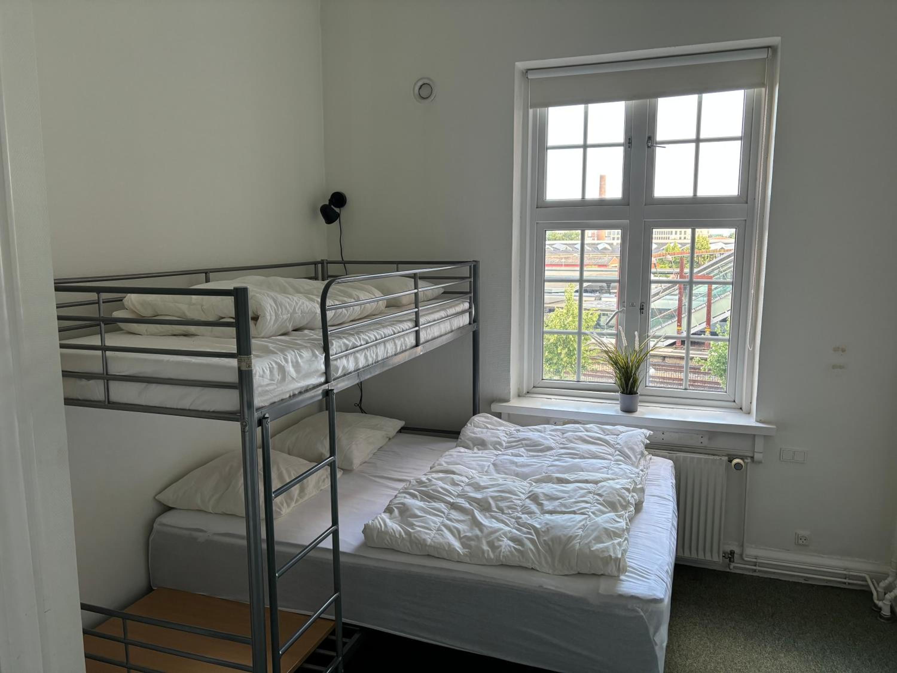 Triple Room with Private Bathroom photo 1