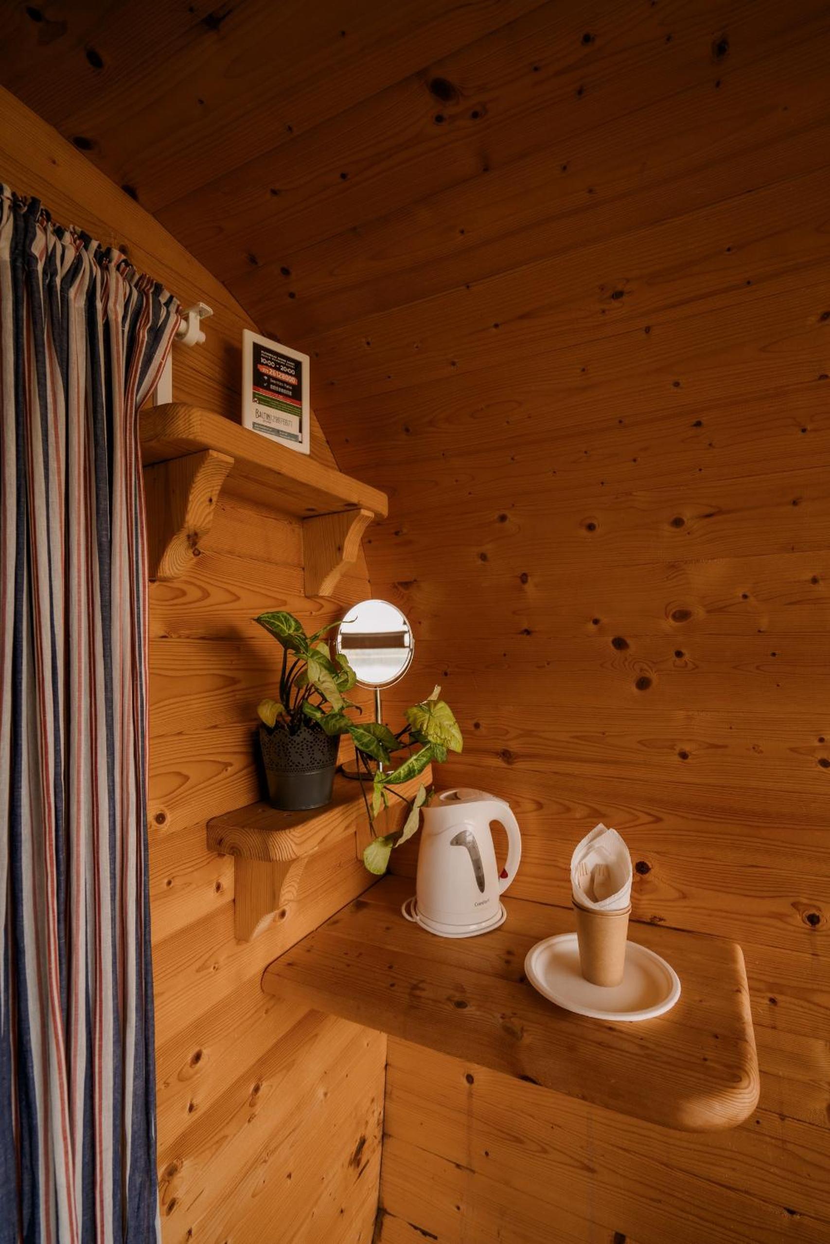 Budget Double Room - Photo 10