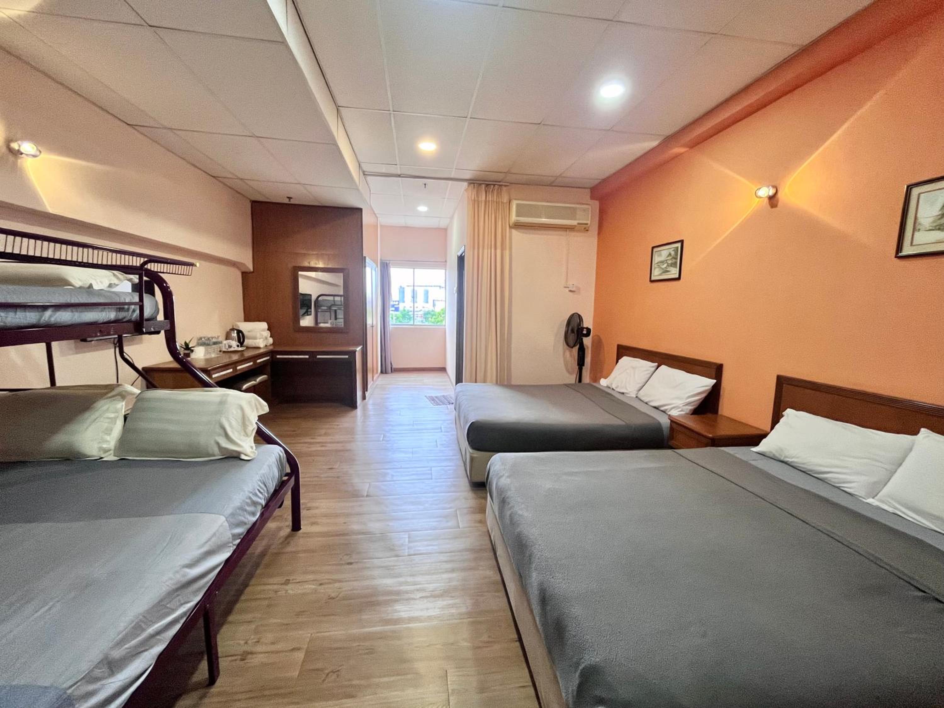 Family Suite - Photo 7
