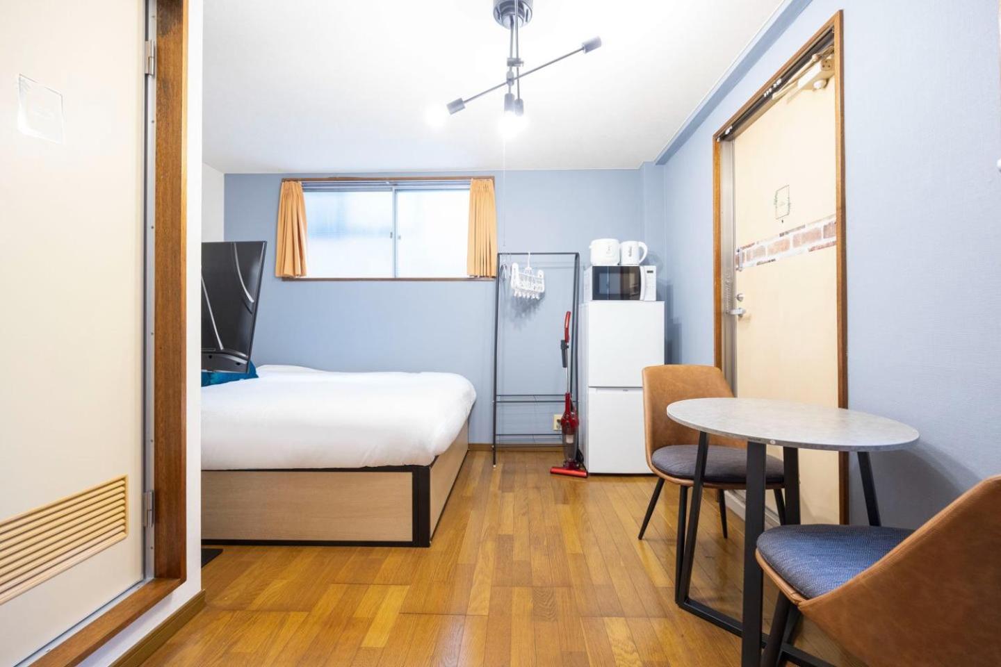 One-Bedroom Apartment photo 2