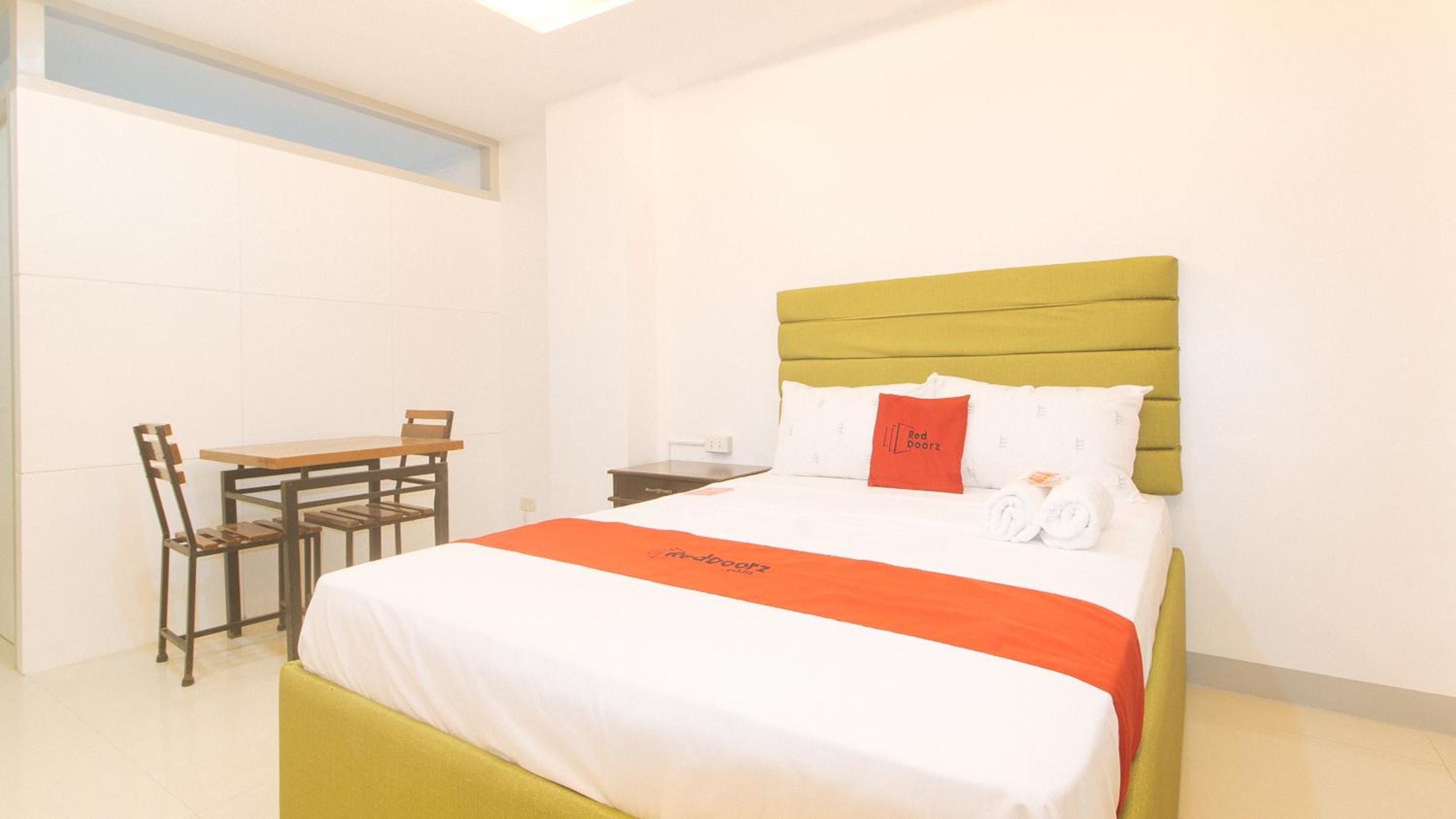 Deluxe Room - Photo 11