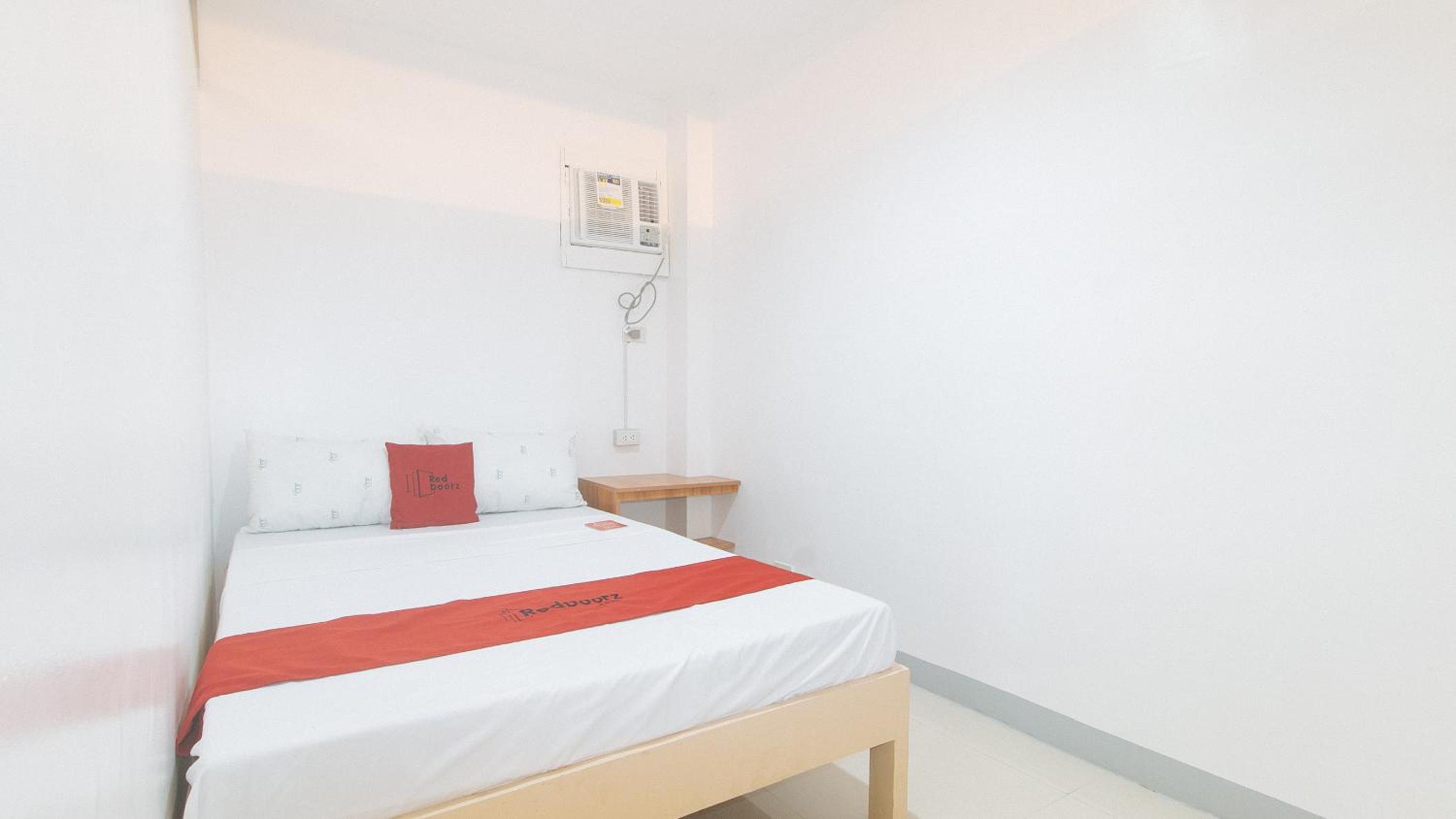Deluxe Room - Photo 6
