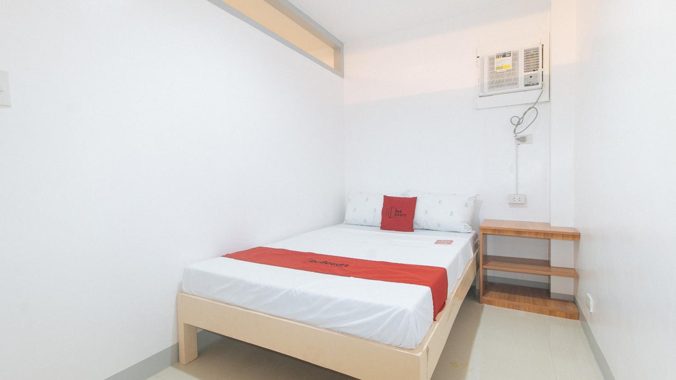 Deluxe Room - Photo 5