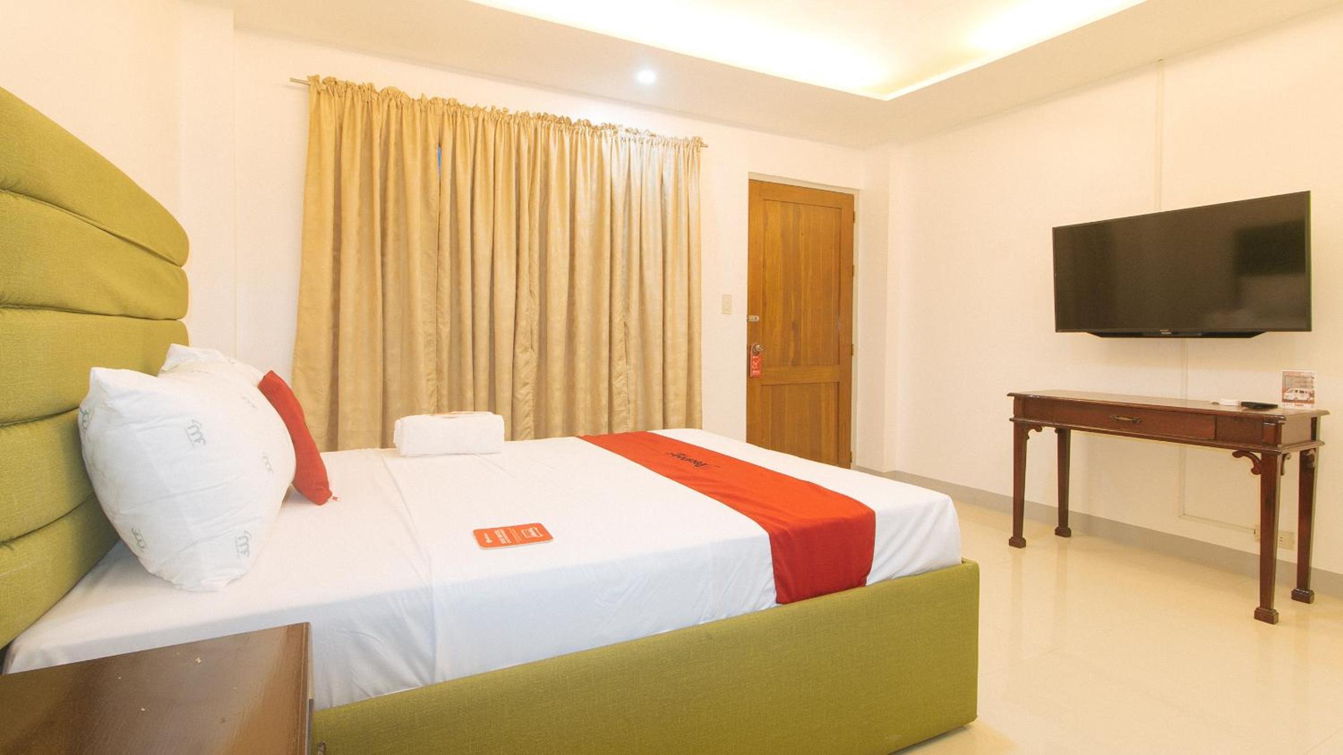 Deluxe Room - Photo 14