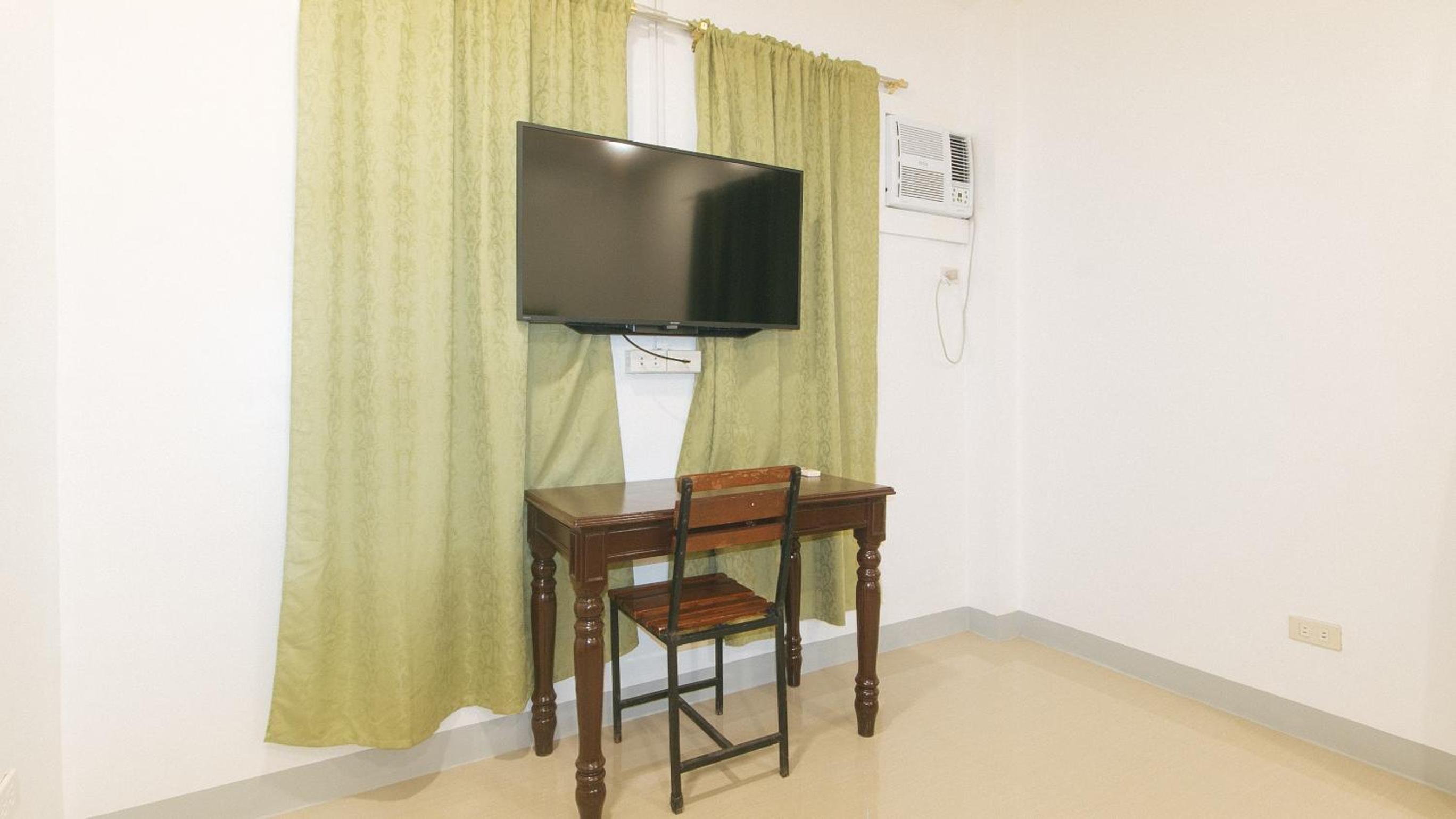 Standard Double Room - Photo 12