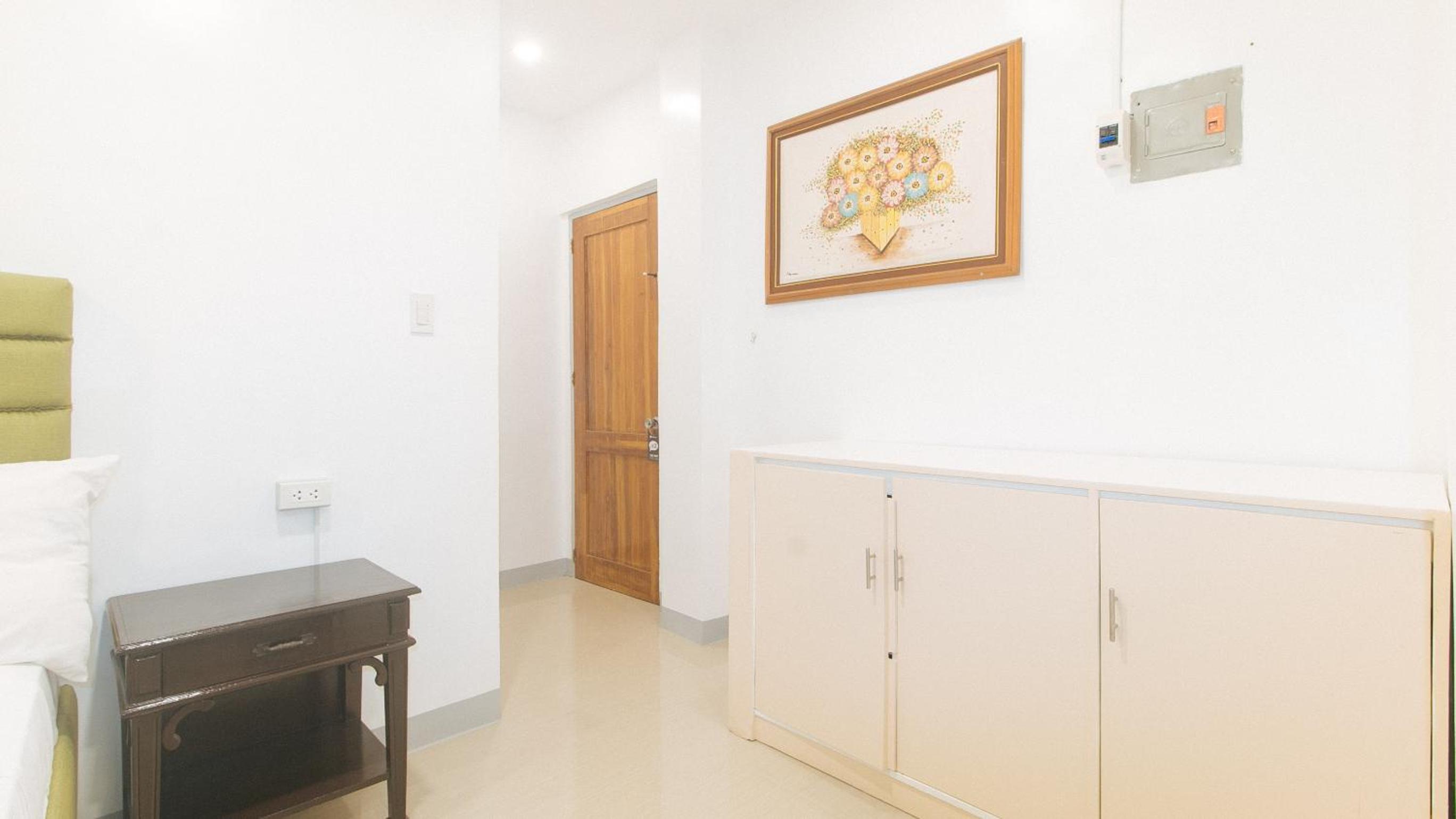 Standard Double Room - Photo 14