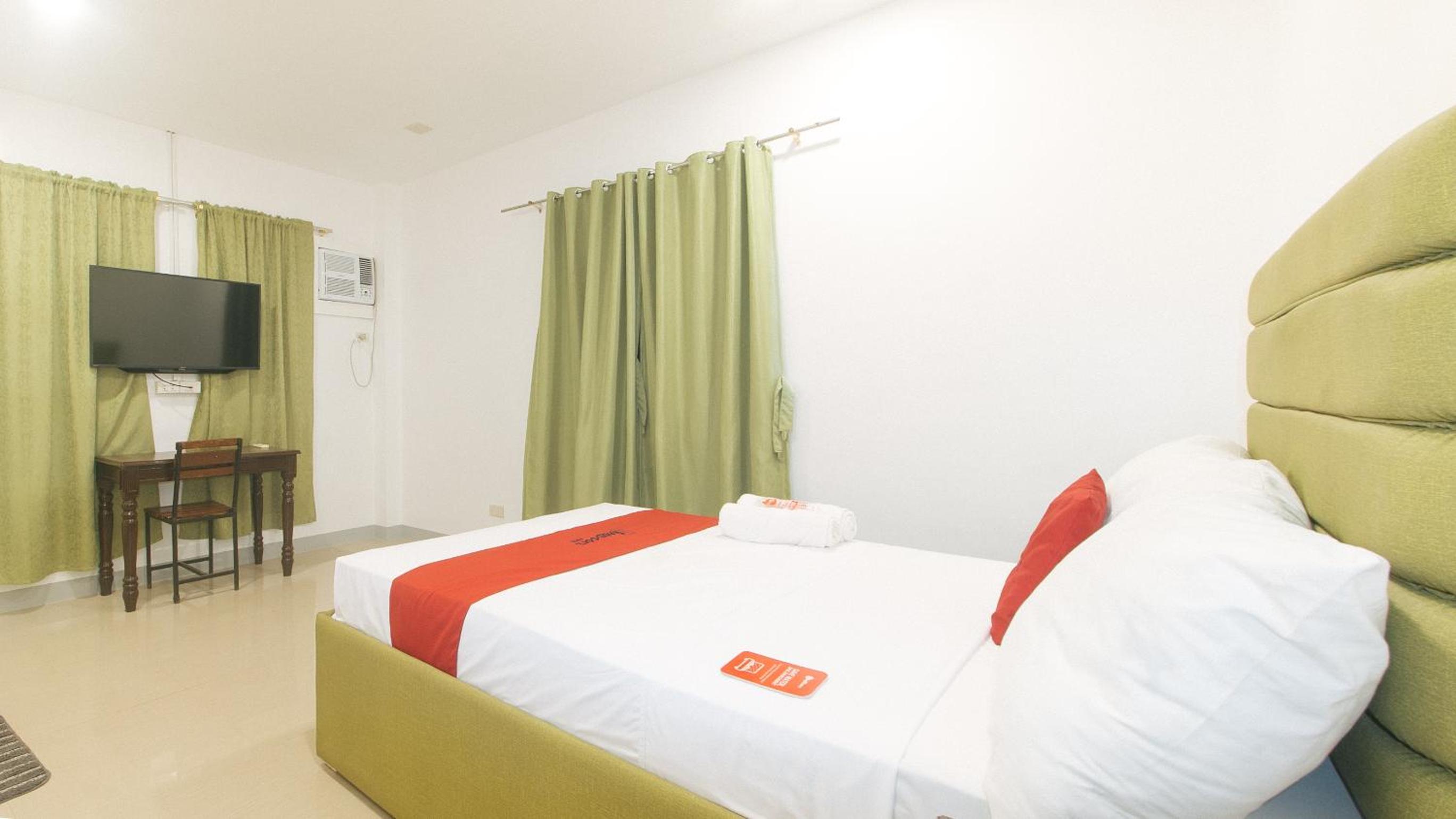 Standard Double Room - Photo 11