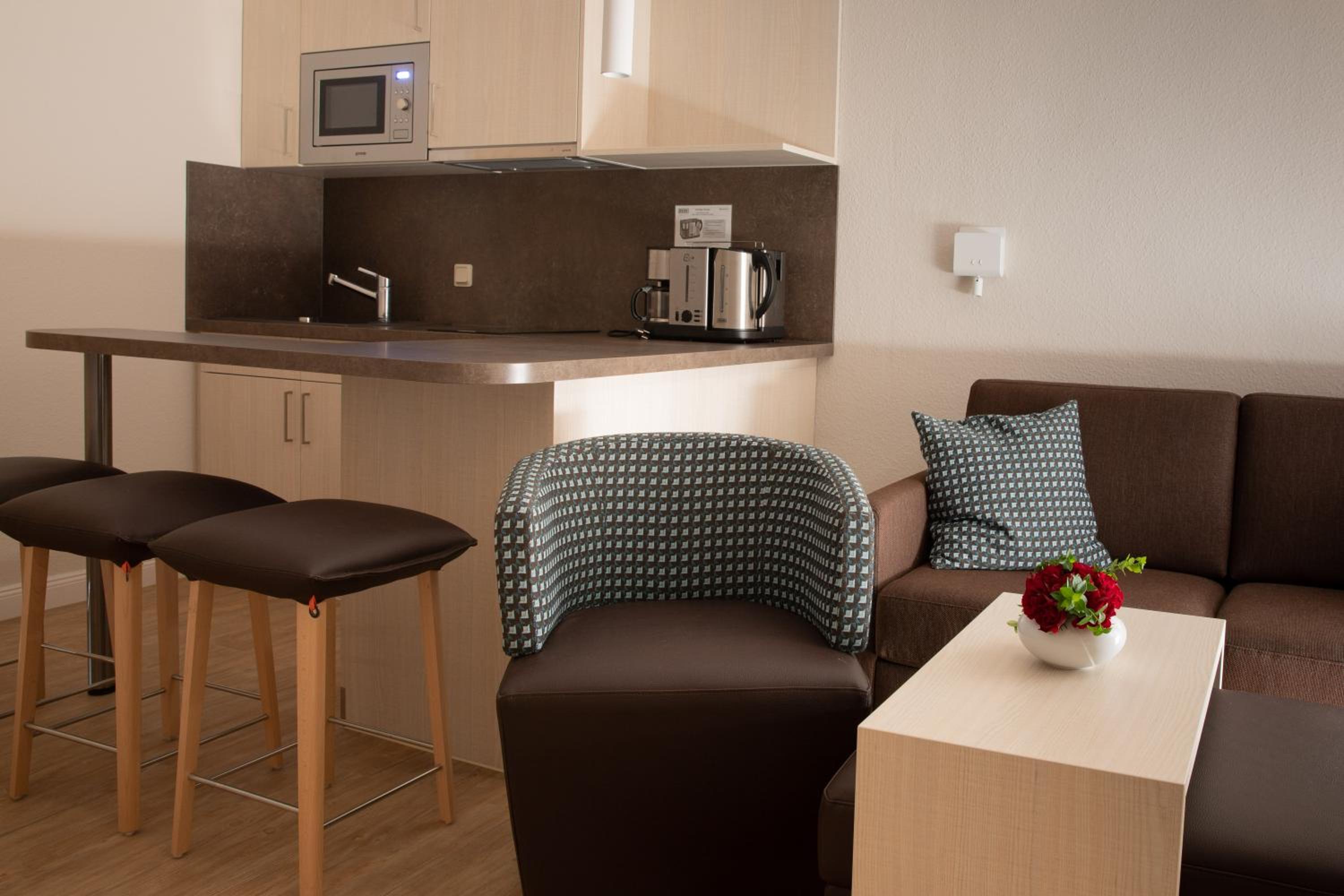 One-Bedroom Suite - Photo 6