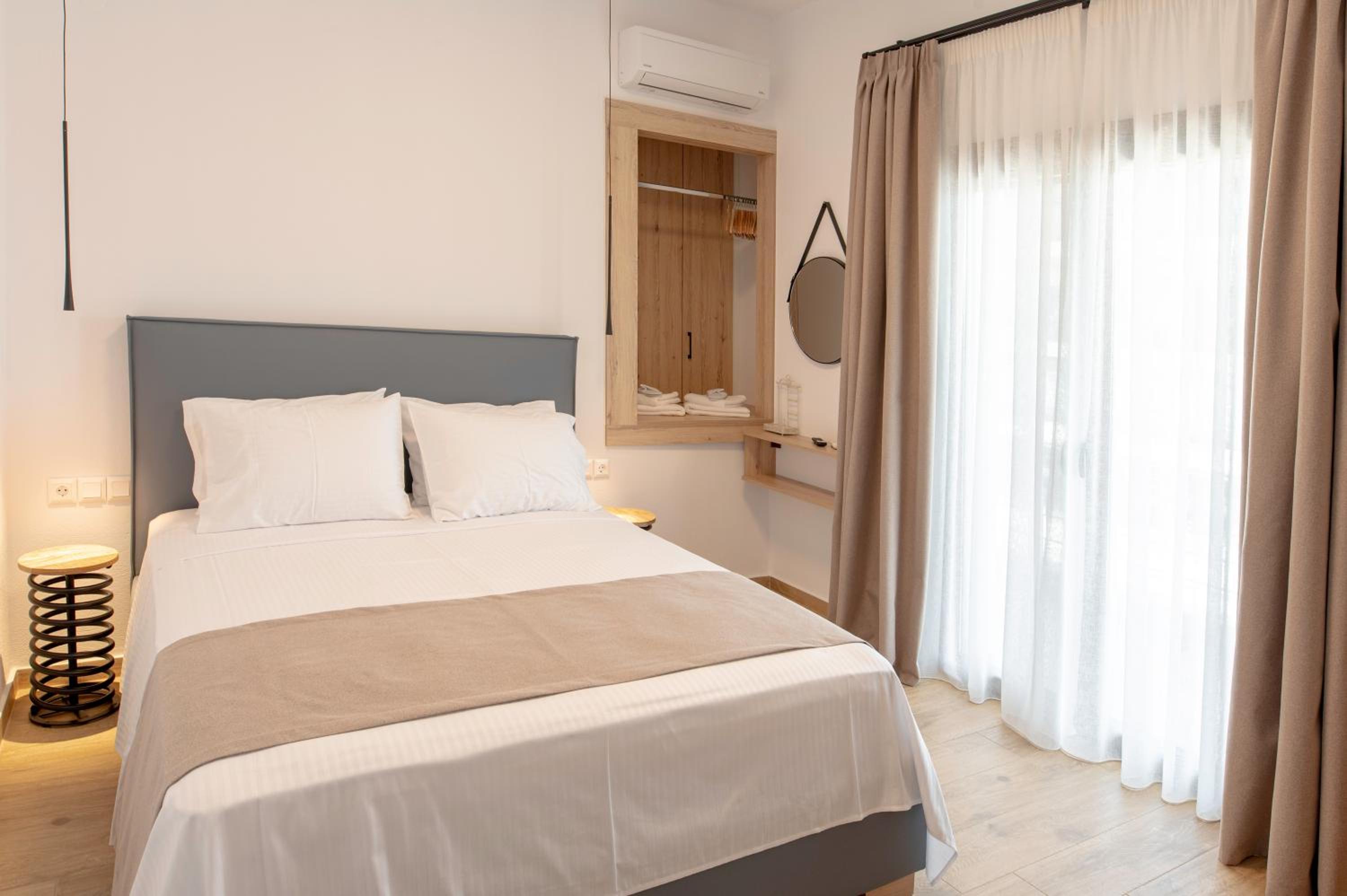 One-Bedroom Apartment with Balcony