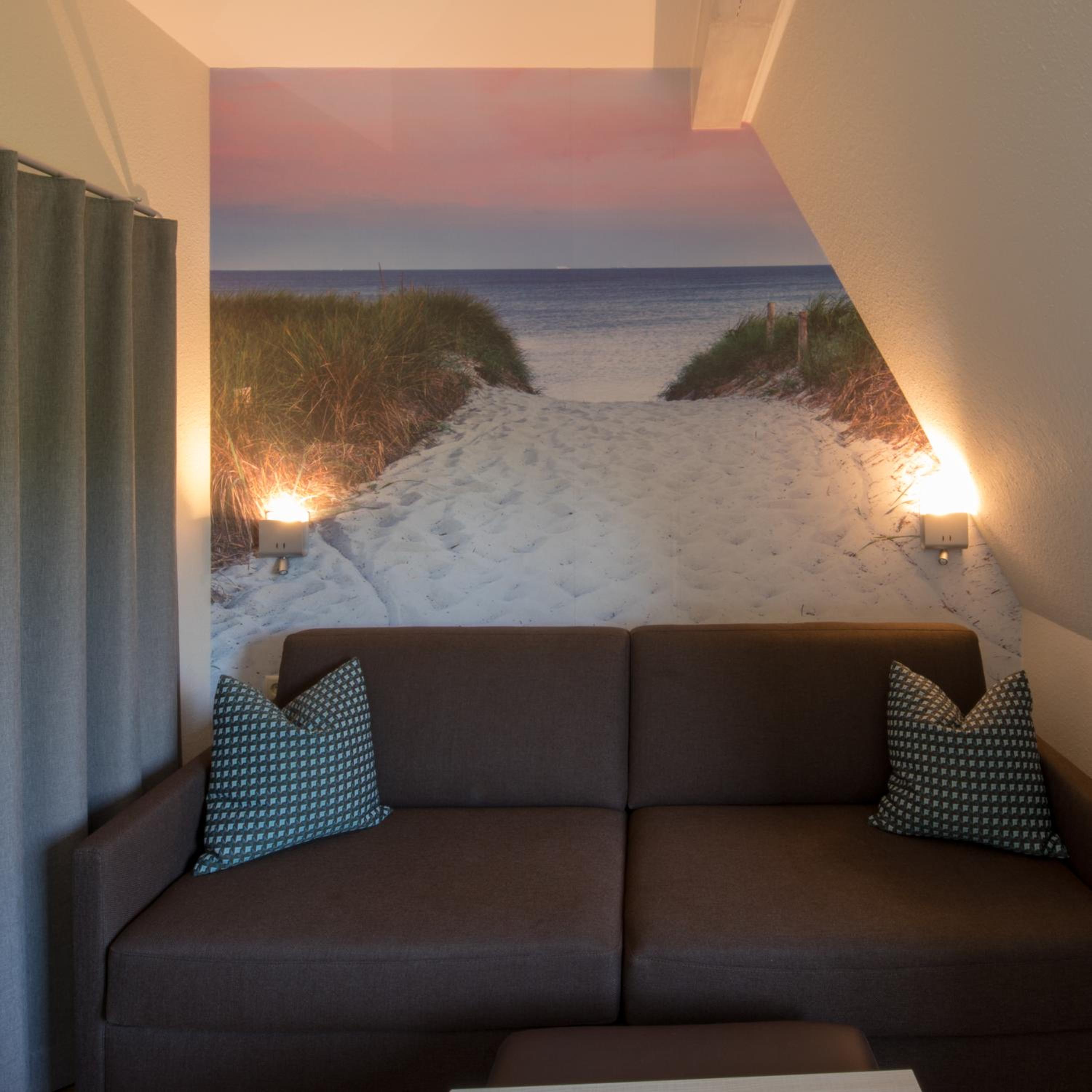 One-Bedroom Suite - Photo 4