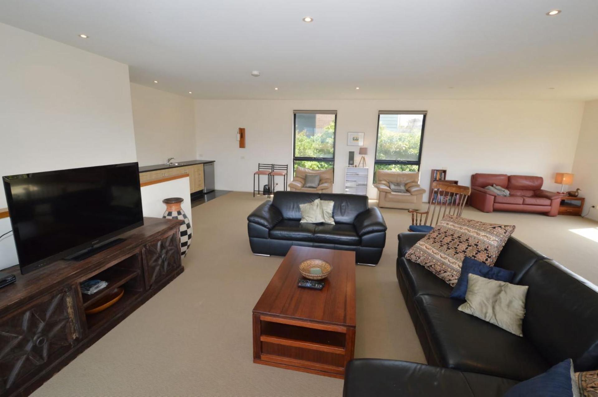 Two-Bedroom House photo 3
