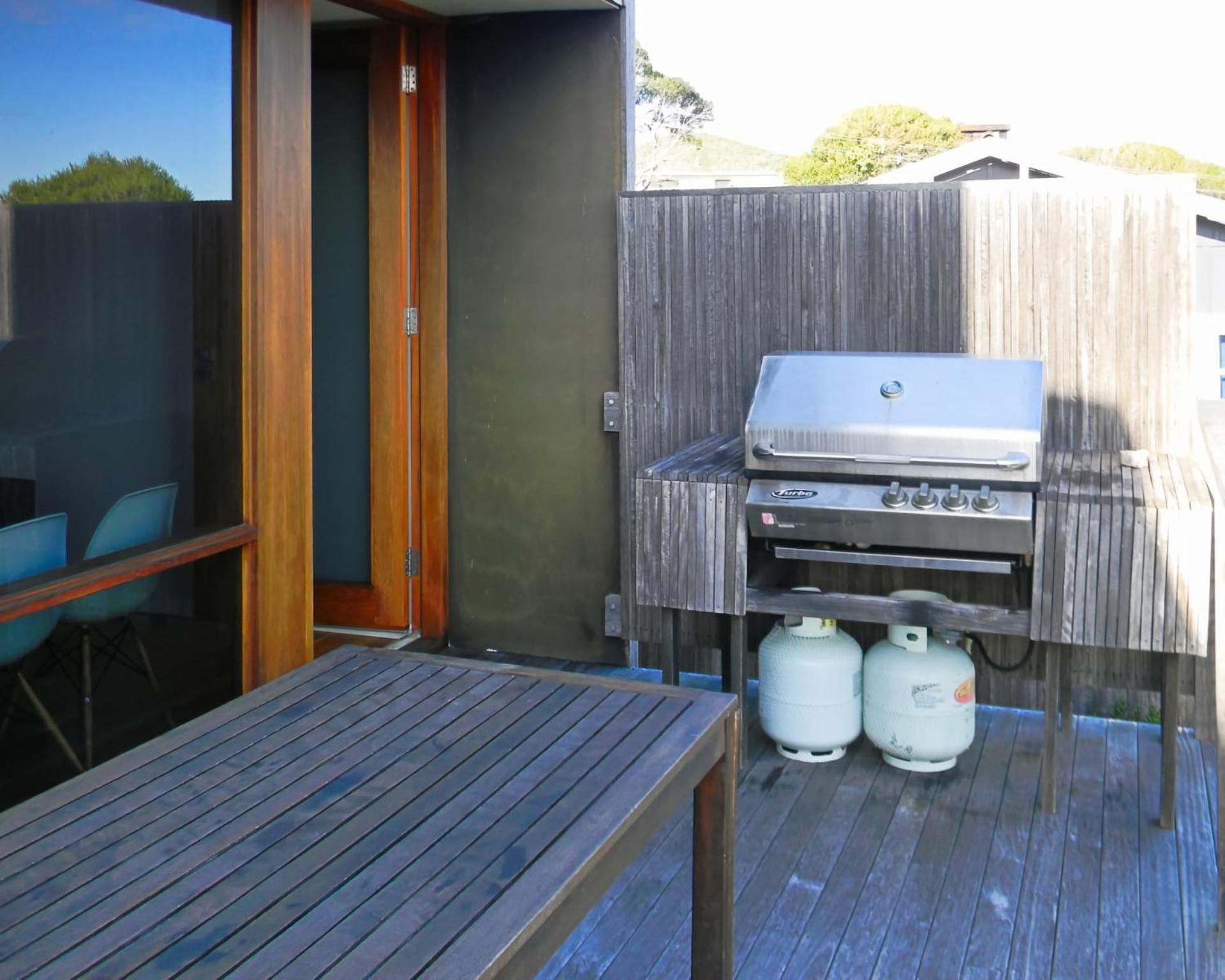 Three-Bedroom House photo 3
