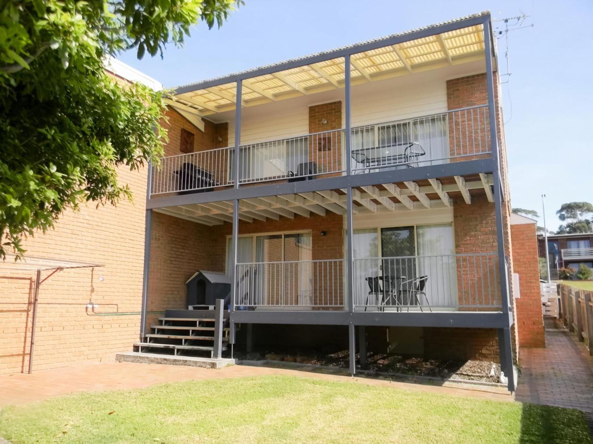 Two-Bedroom House photo 2