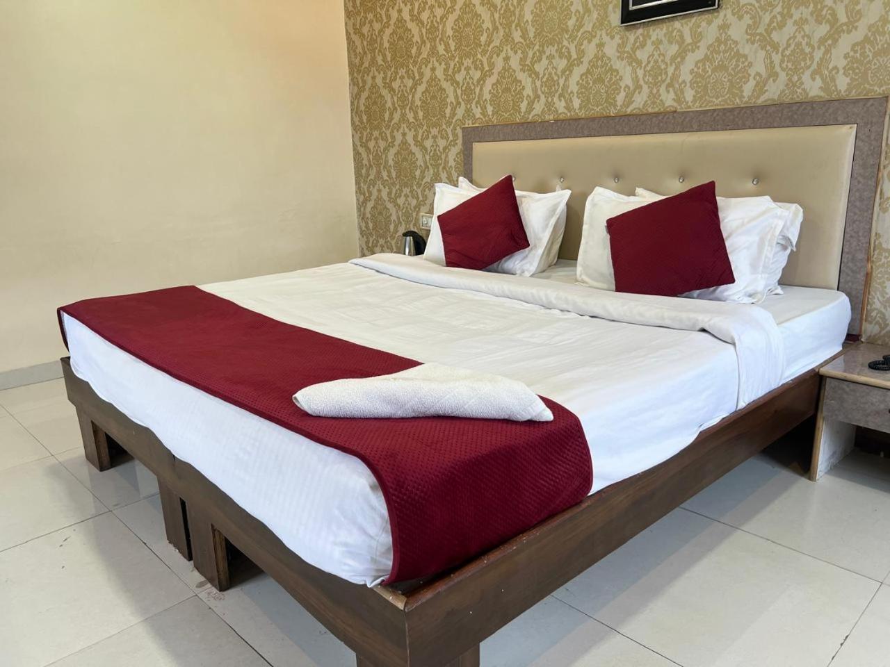 Deluxe Room - Photo 3