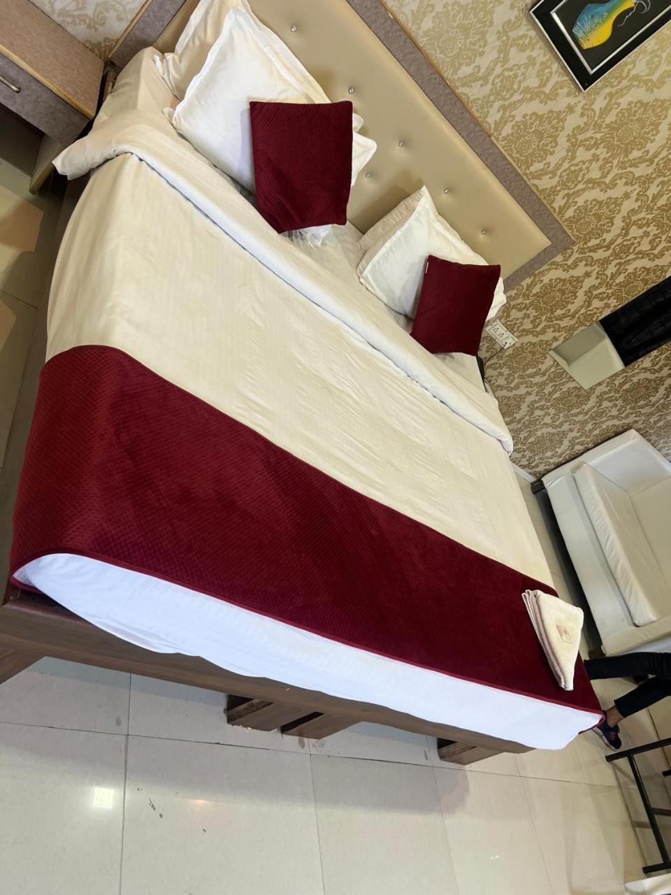 Deluxe Room - Photo 29