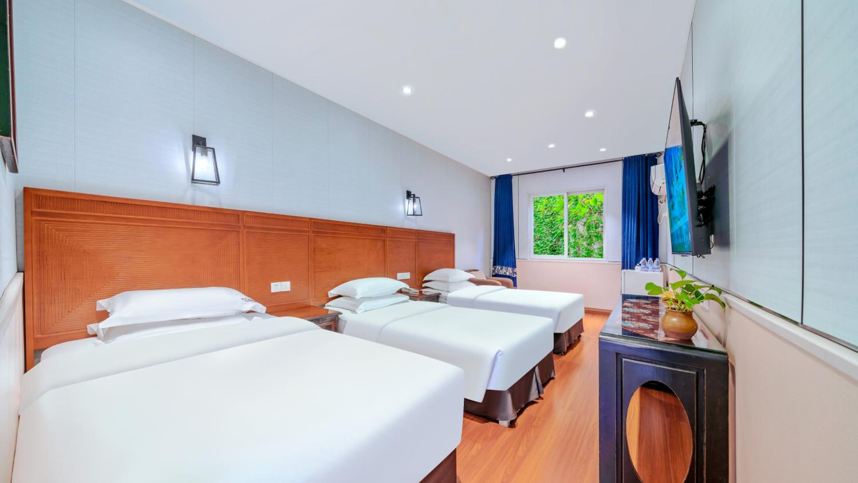Courtyard Triple Room（free laundry, 1 free meal)） photo 1