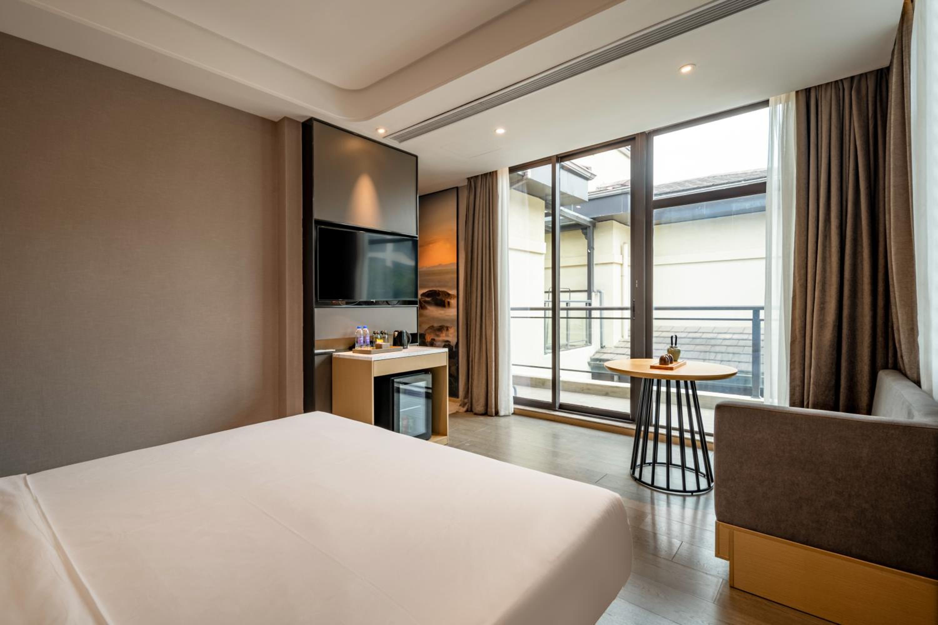 Deluxe Queen Room