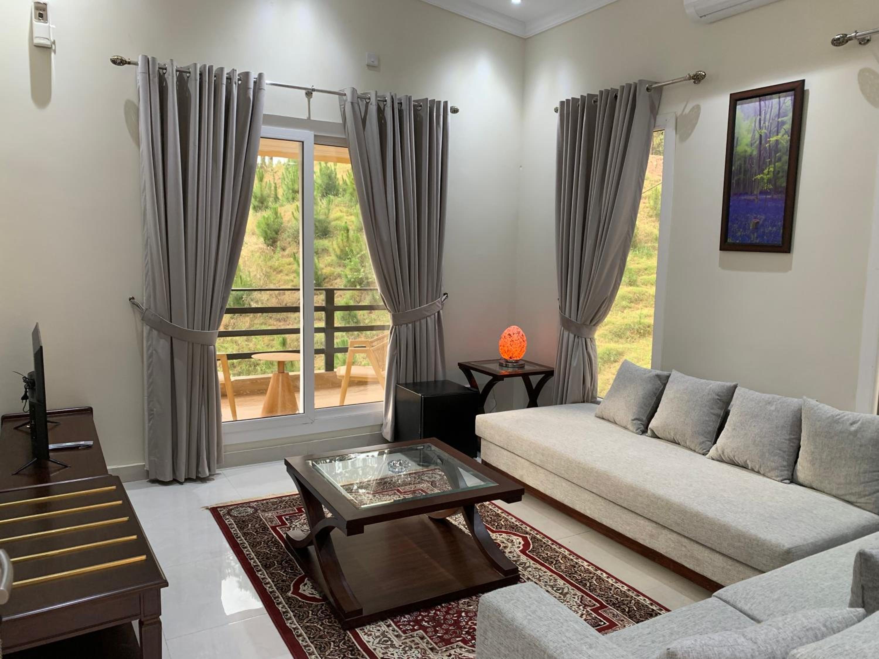 Deluxe Junior Suite photo 2