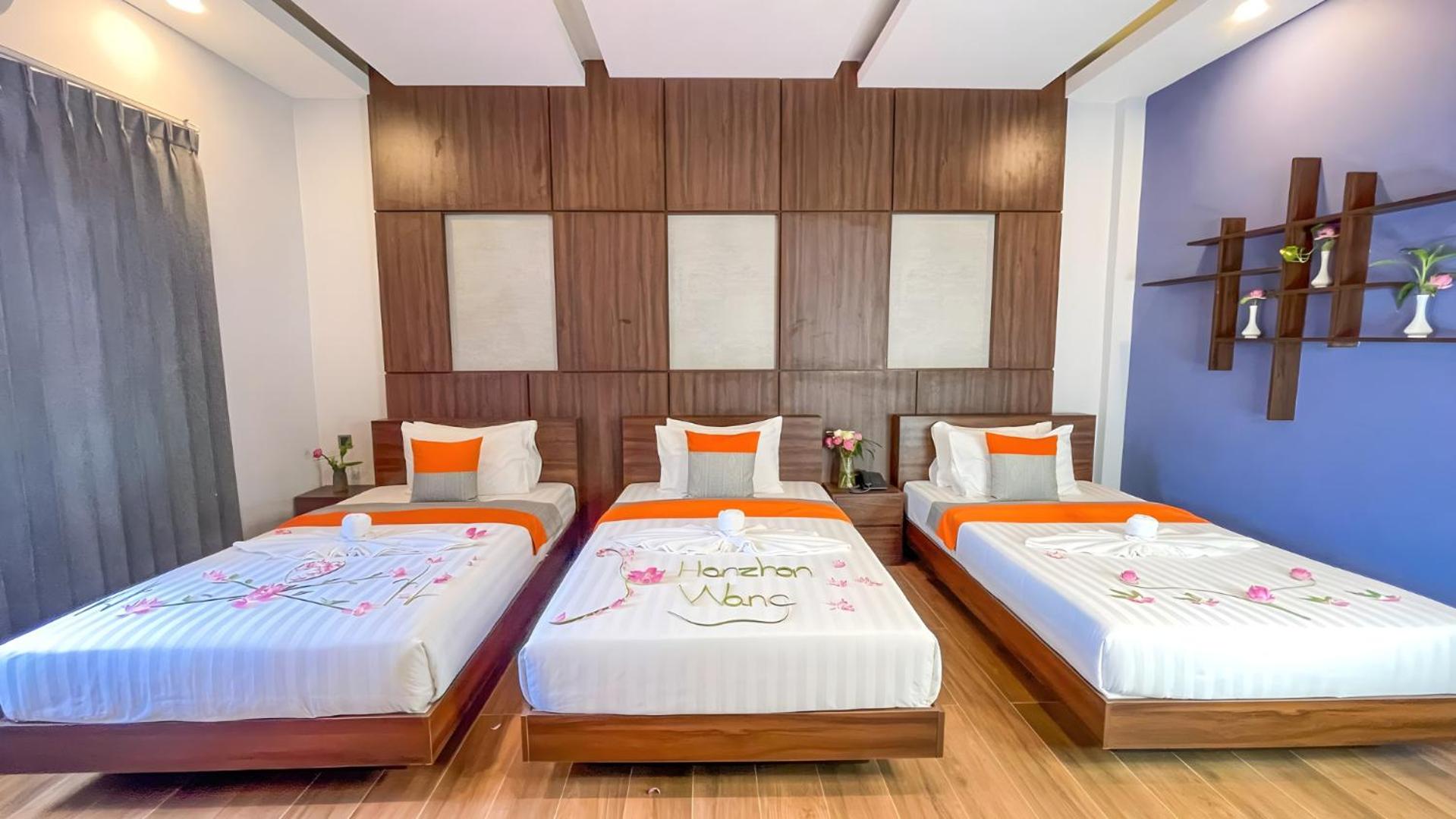 Triple Room with Balcony - Free Pick Up photo 3
