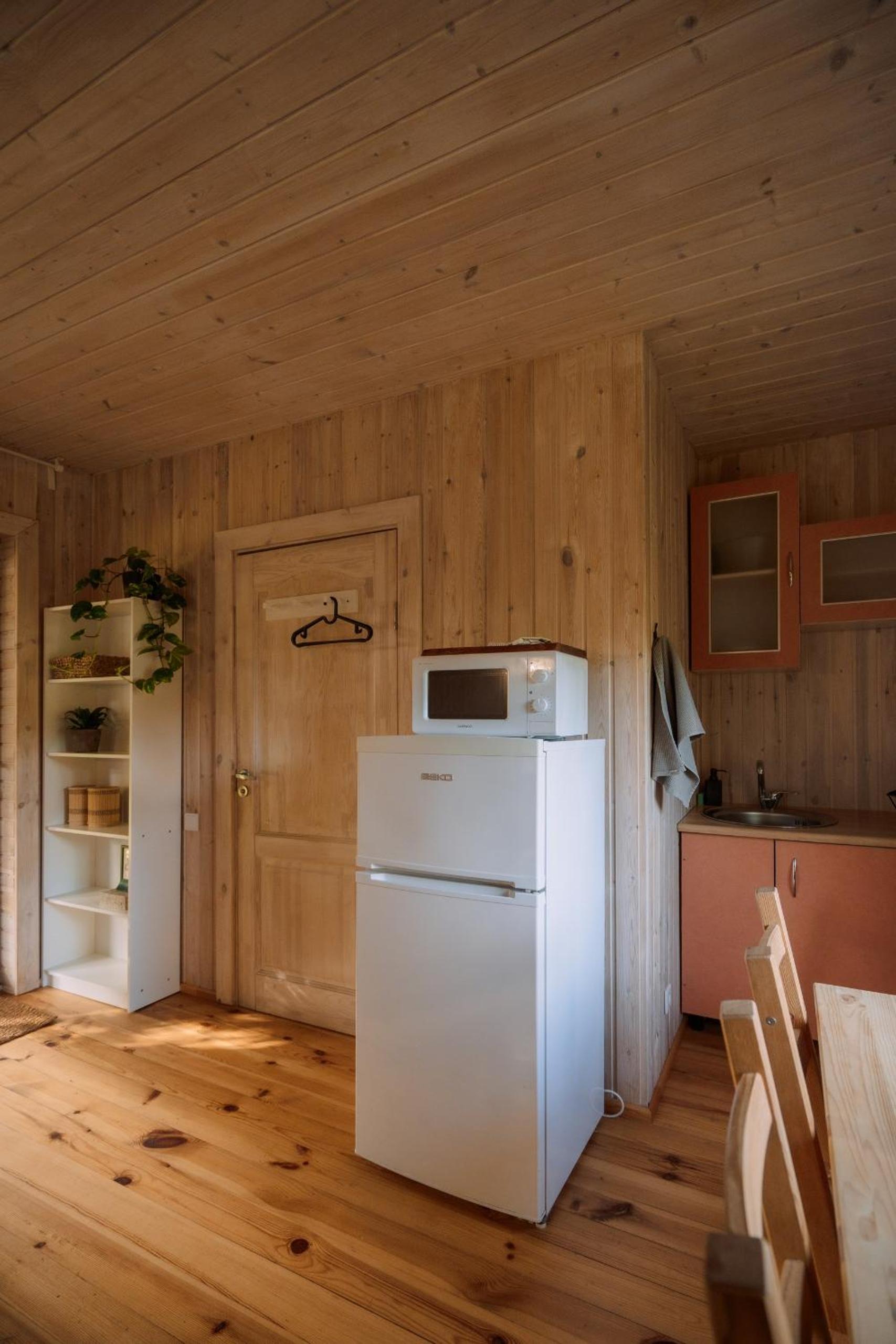 Standard Family Room - Photo 7
