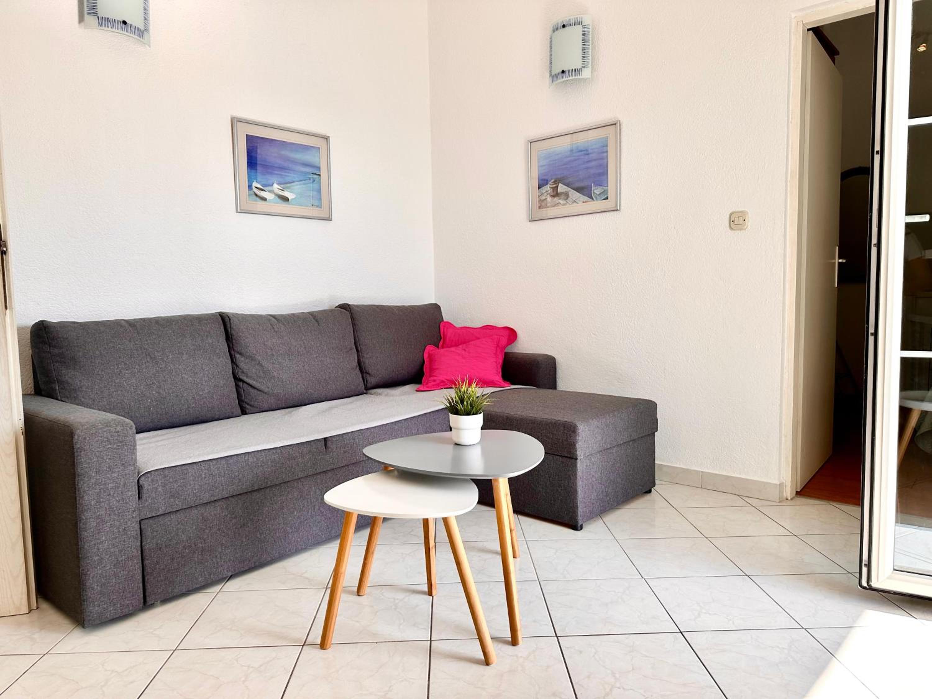 Apartment with Sea View first floor photo 1