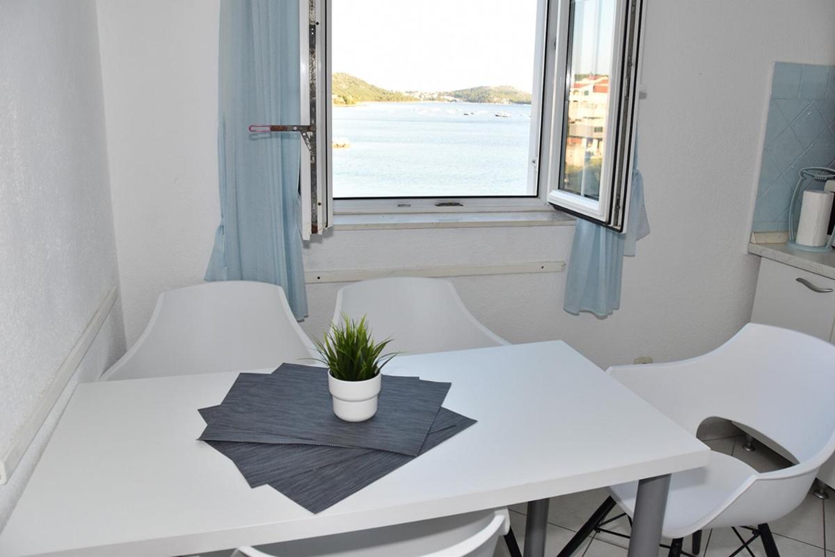 One-Bedroom Apartment with Sea View second floor photo 2